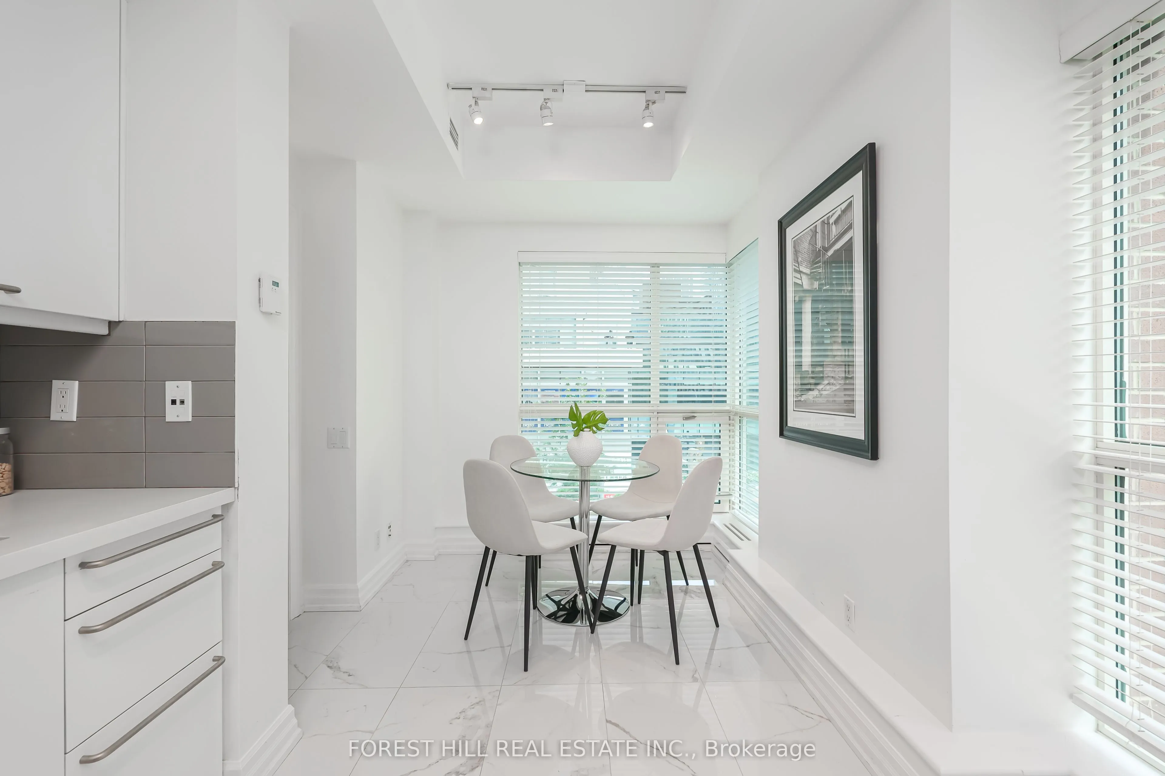 38 Avenue Road #305
