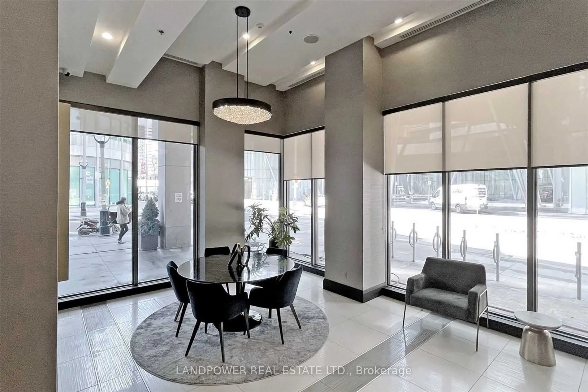 19 Grand Trunk Crescent #3315