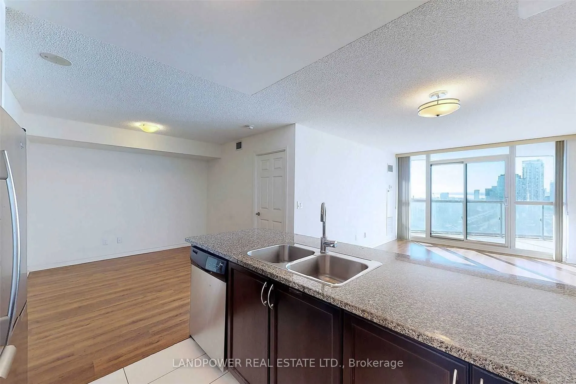 19 Grand Trunk Crescent #3315