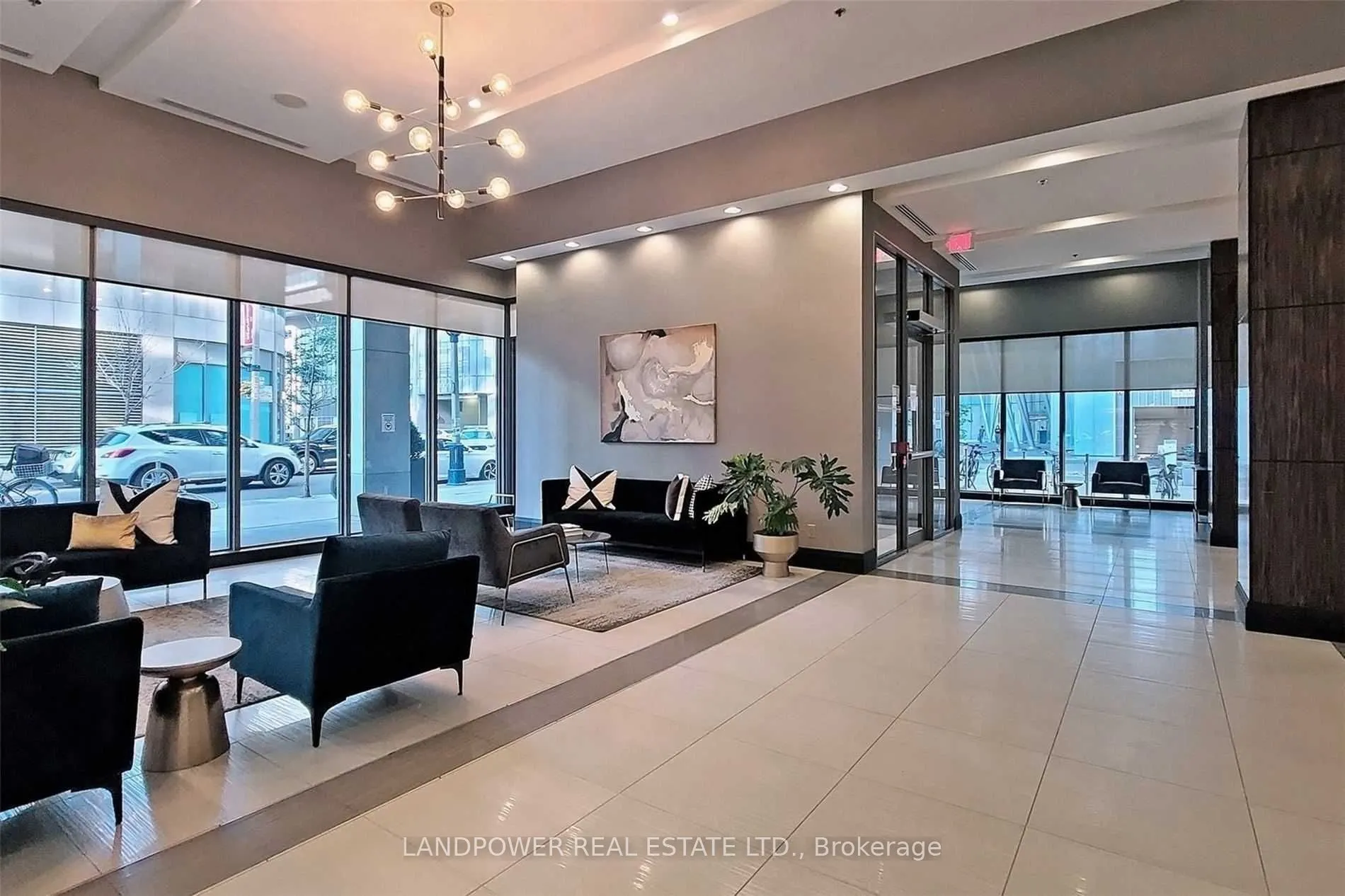 19 Grand Trunk Crescent #3315