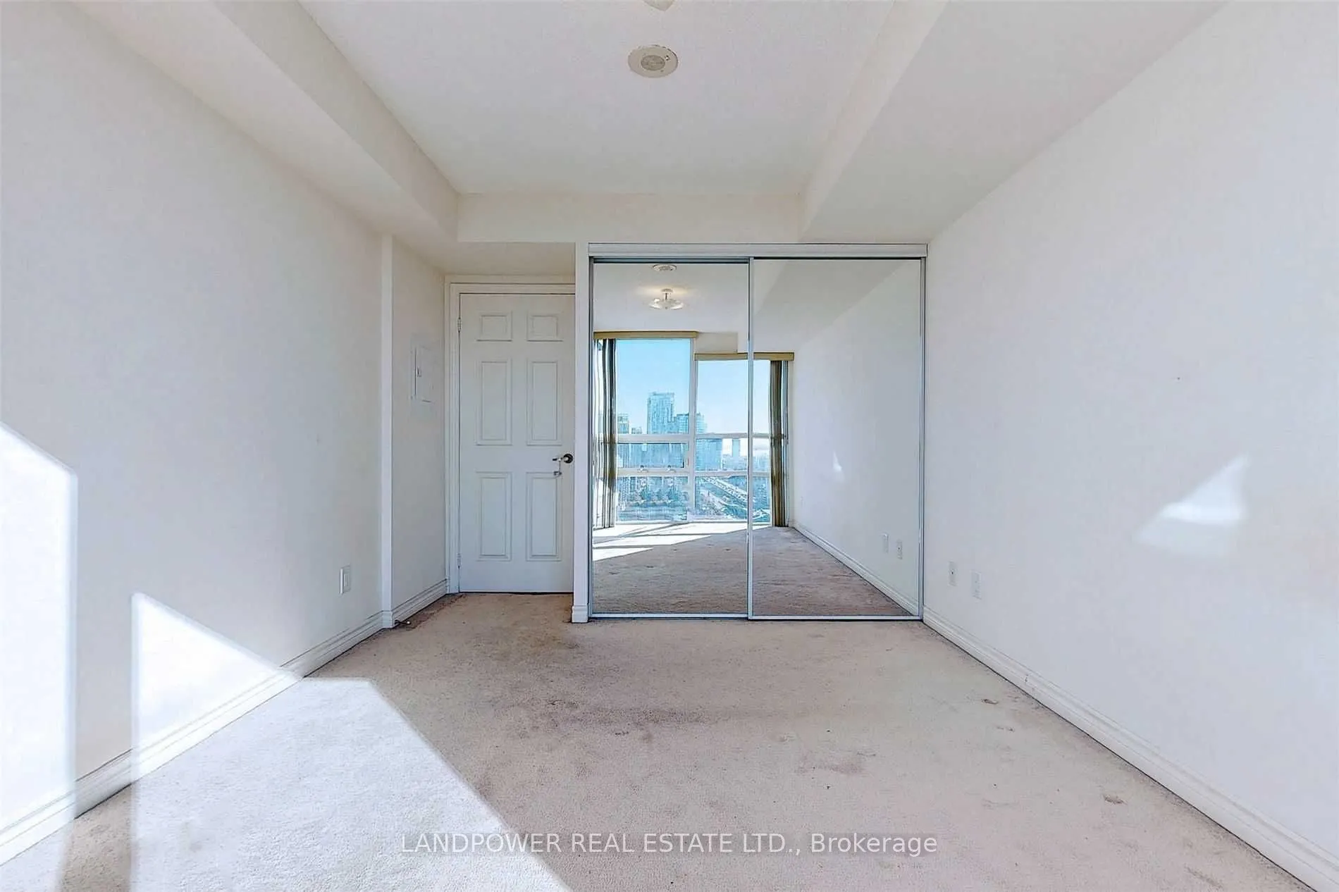 19 Grand Trunk Crescent #3315