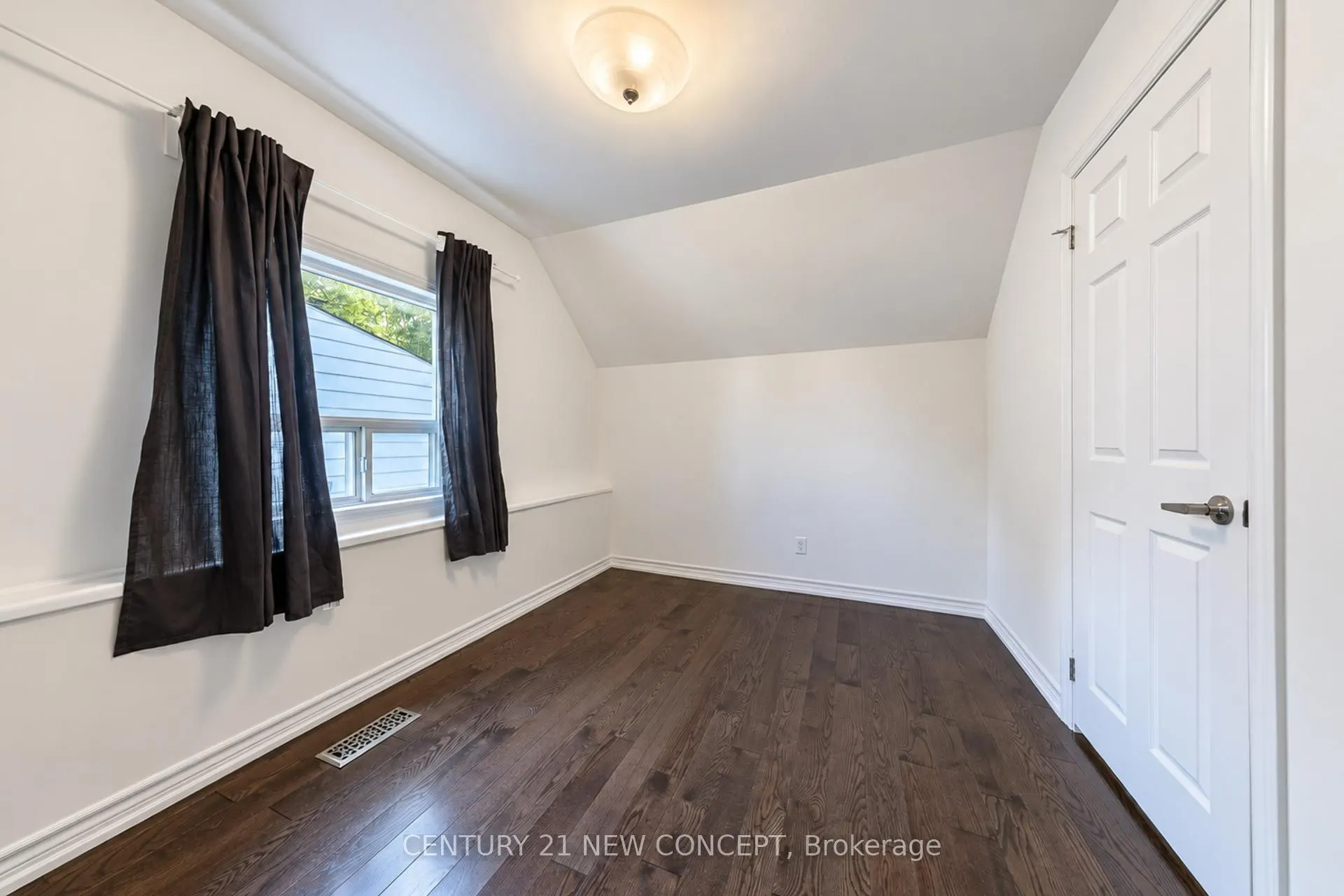 17 Lyndale Drive