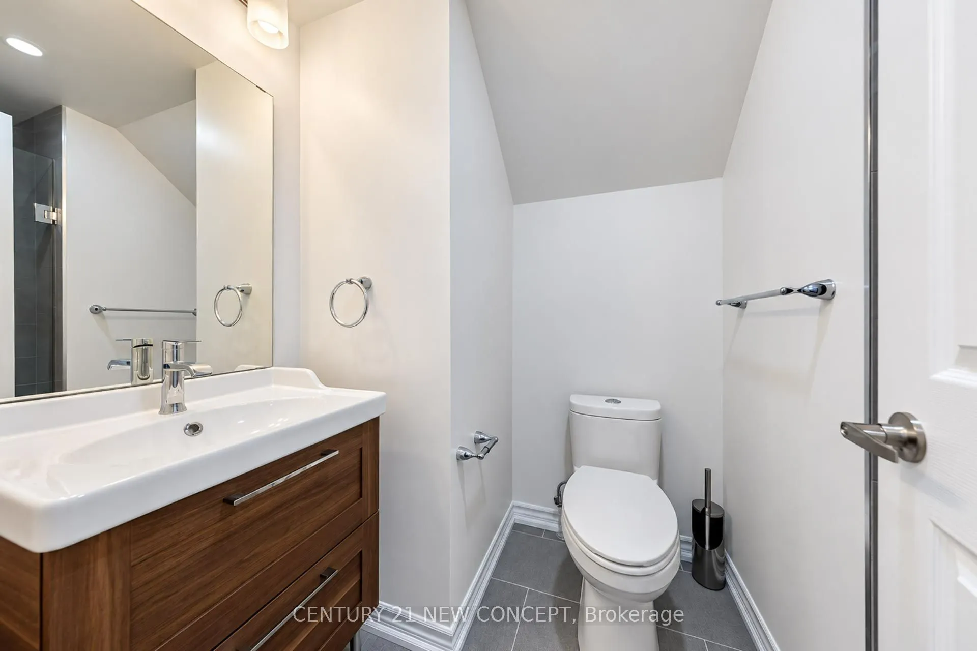 17 Lyndale Drive