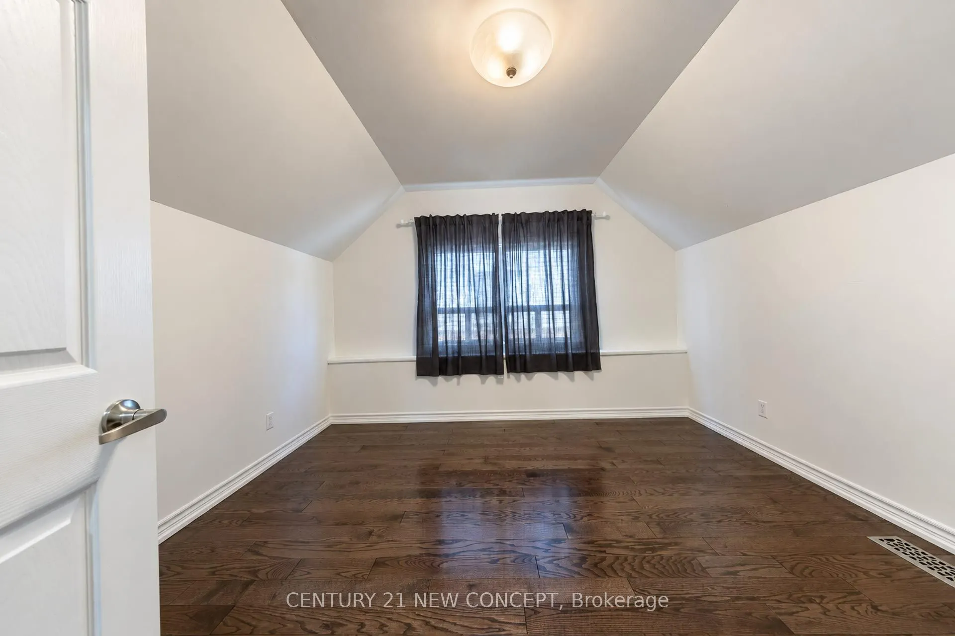 17 Lyndale Drive