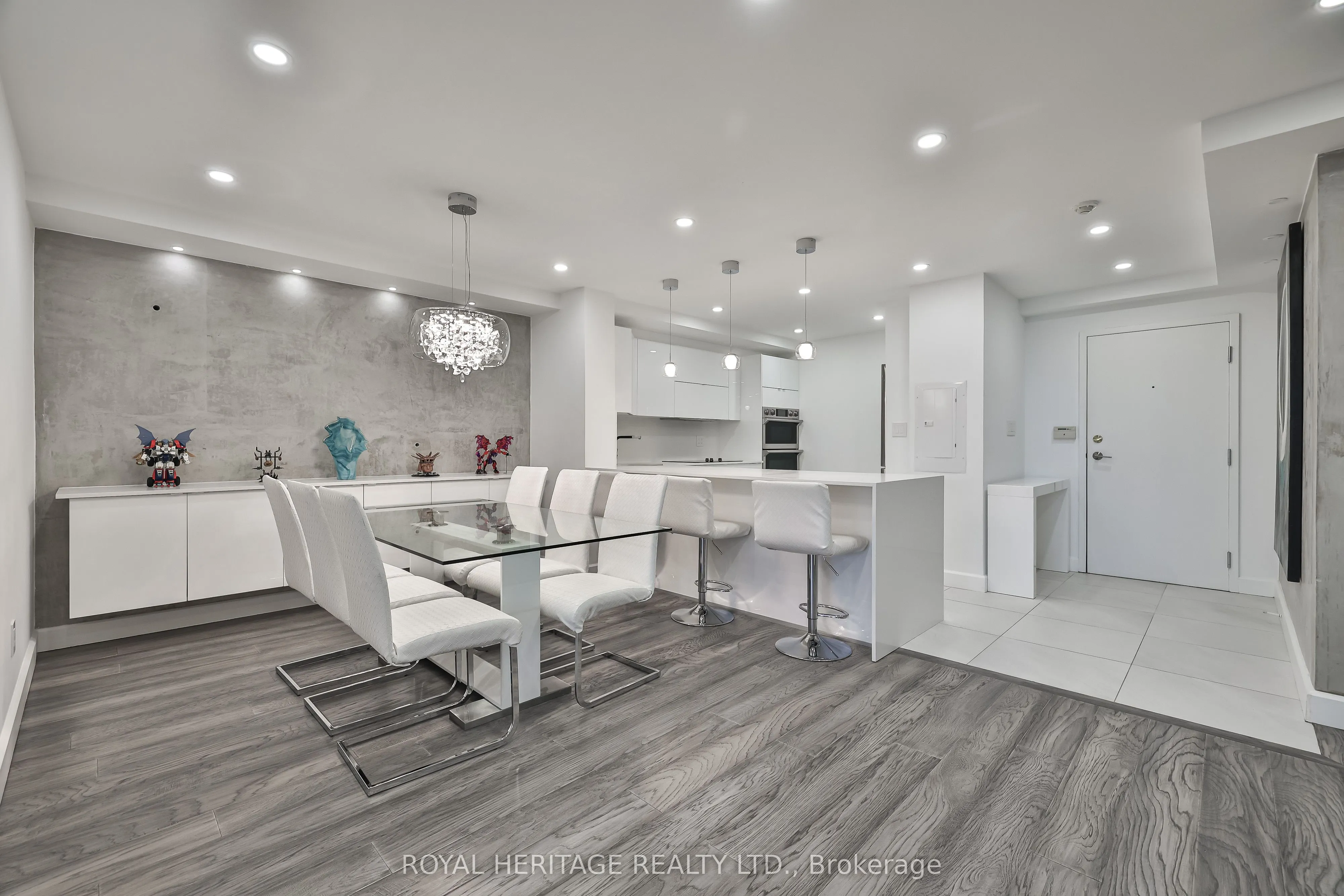 10 Torresdale Avenue #801