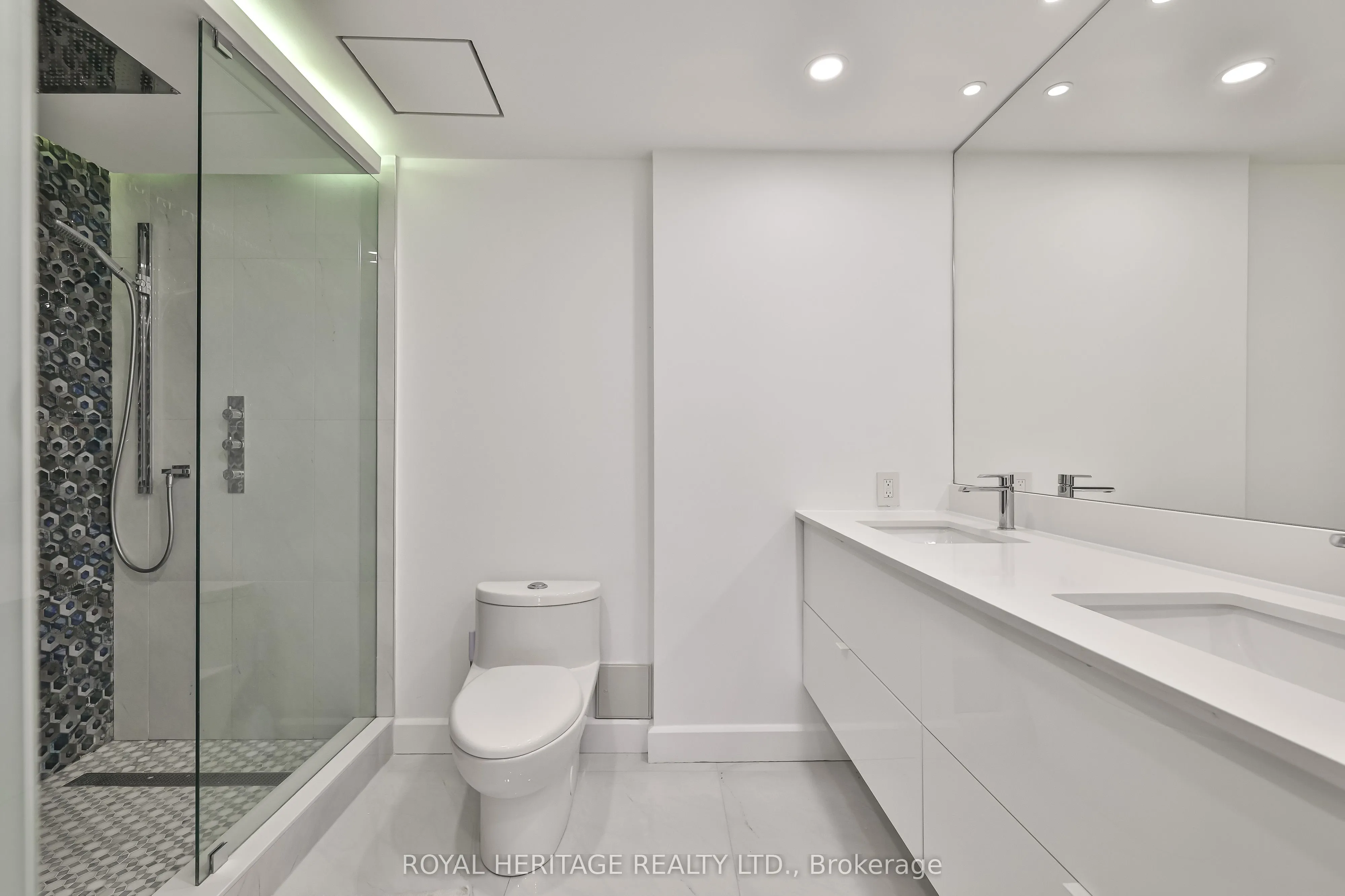 10 Torresdale Avenue #801
