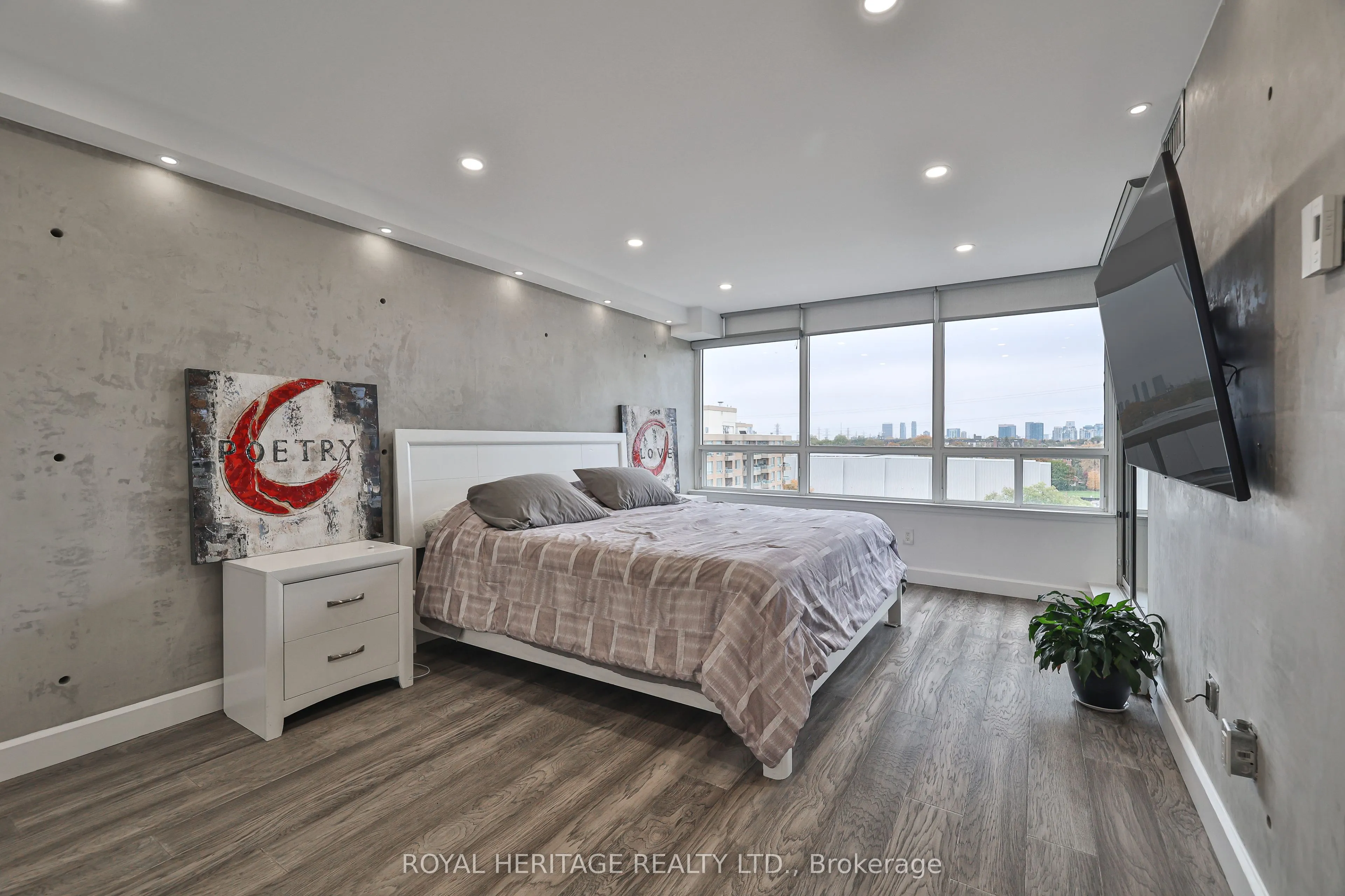 10 Torresdale Avenue #801
