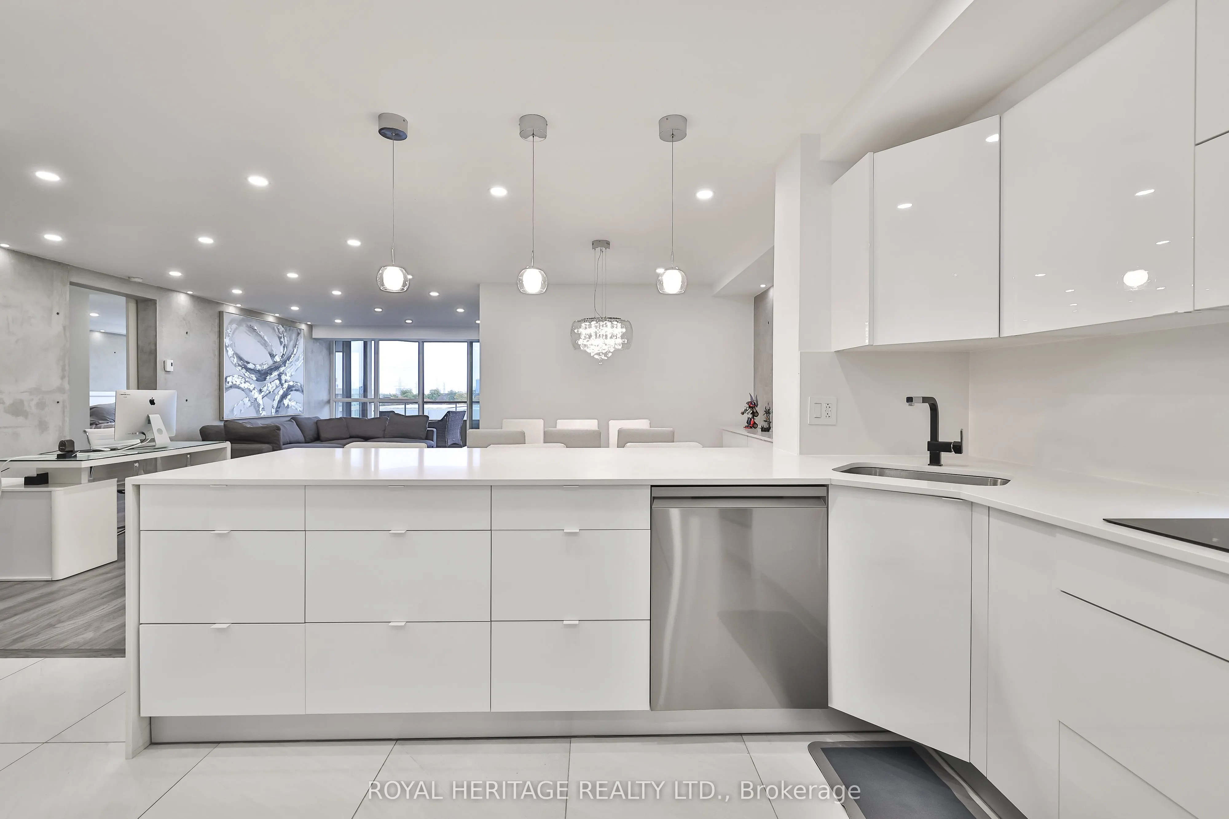 10 Torresdale Avenue #801