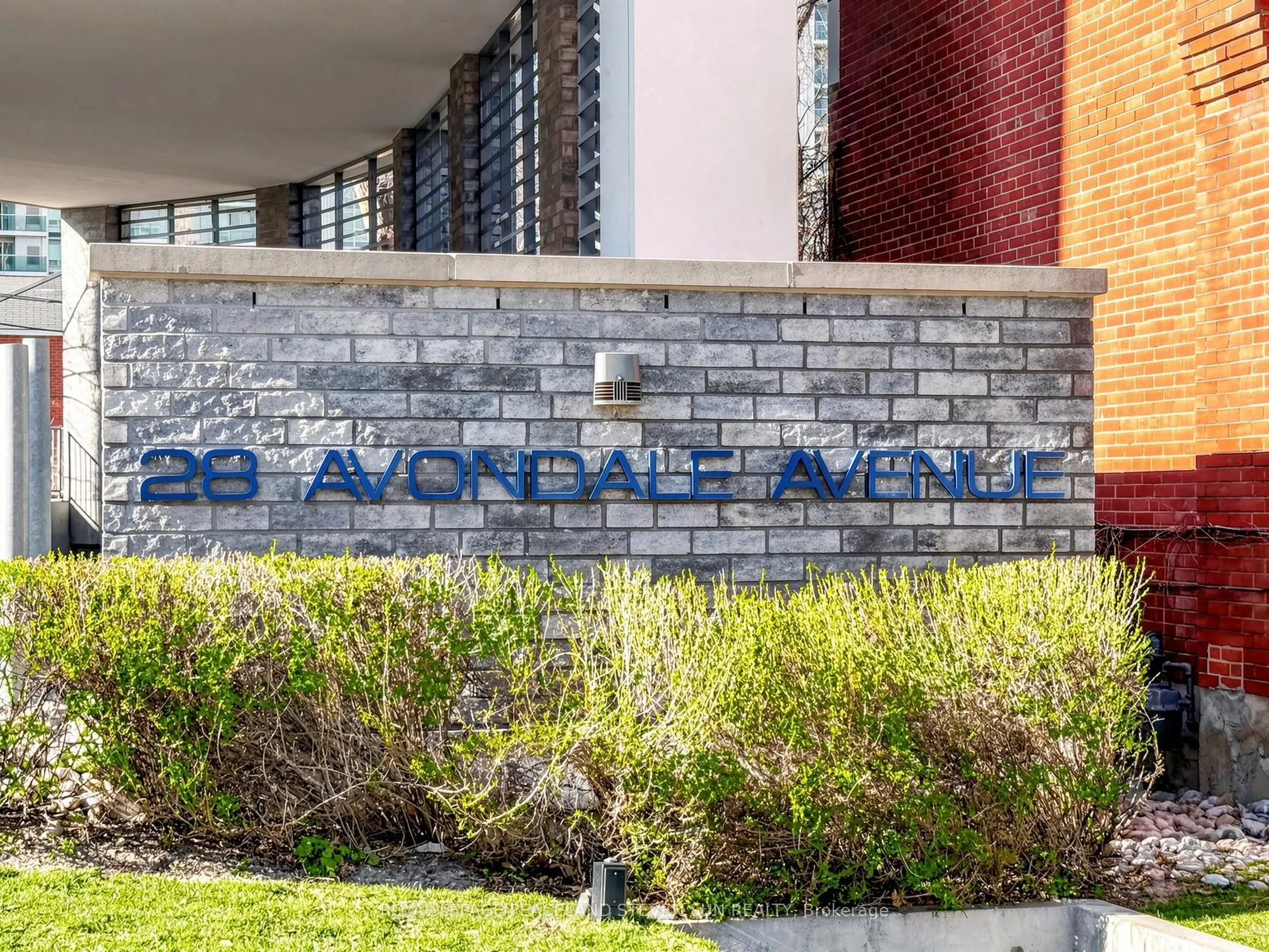 28 Avondale Avenue #601