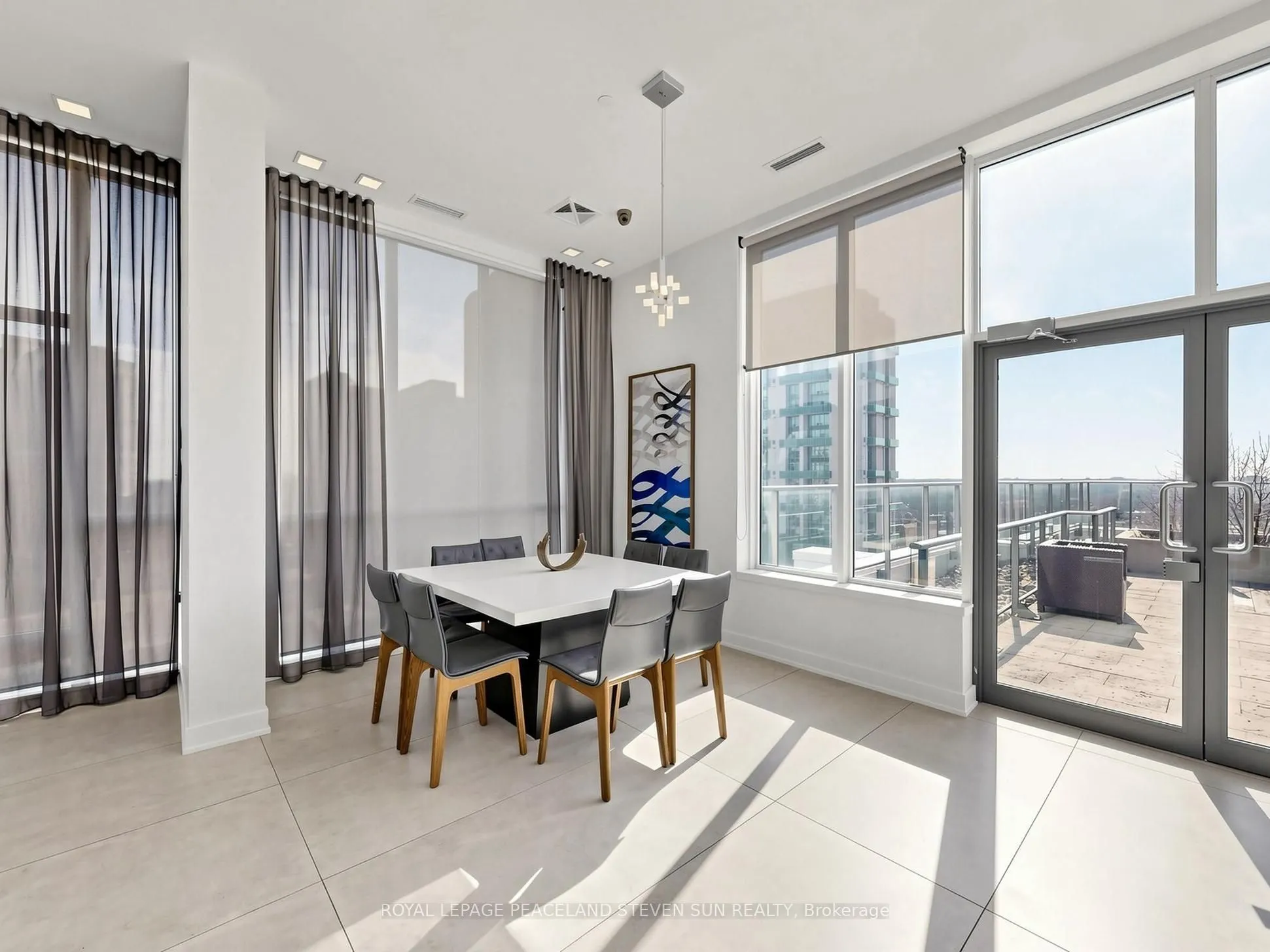 28 Avondale Avenue #601
