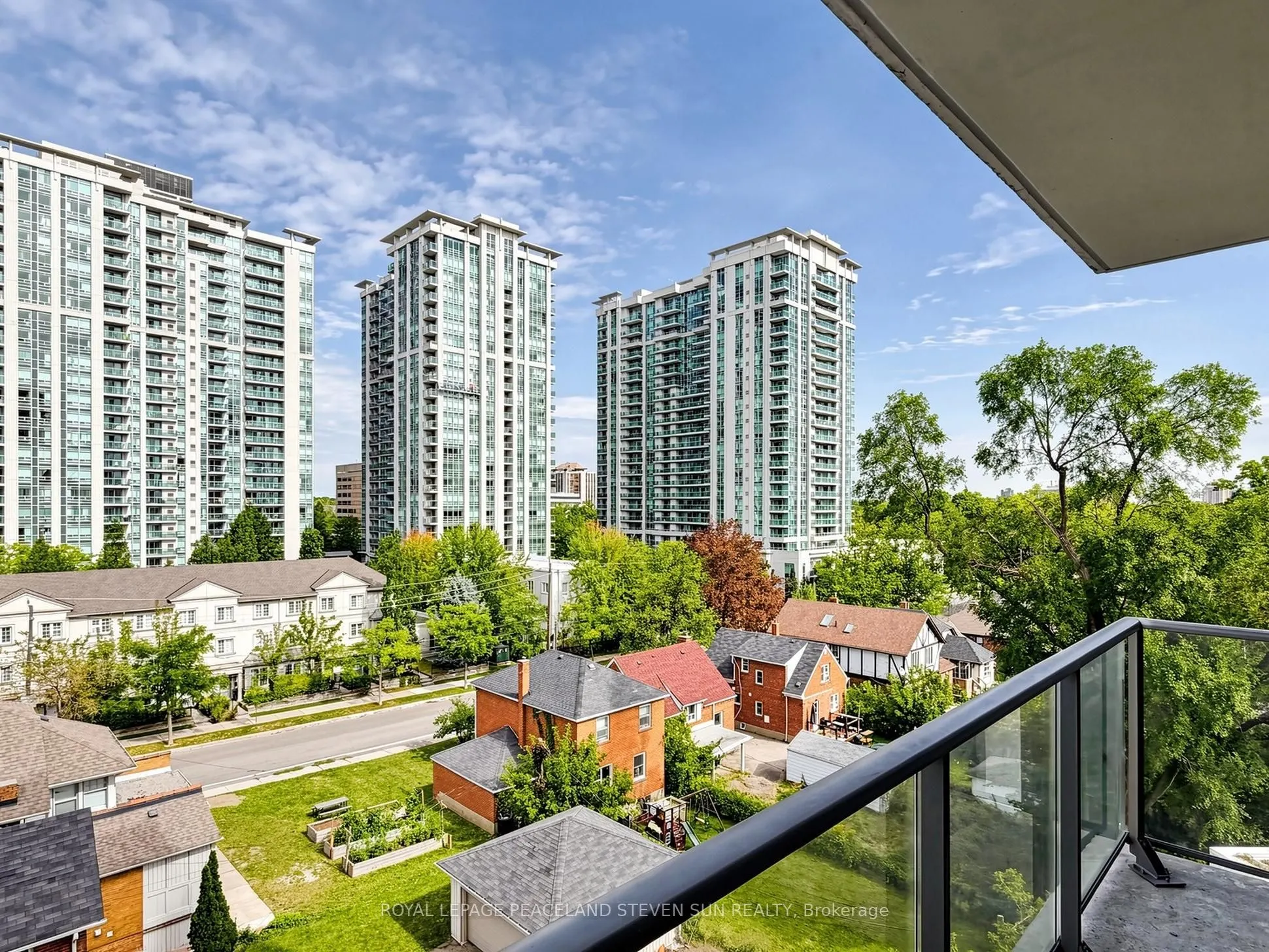 28 Avondale Avenue #601