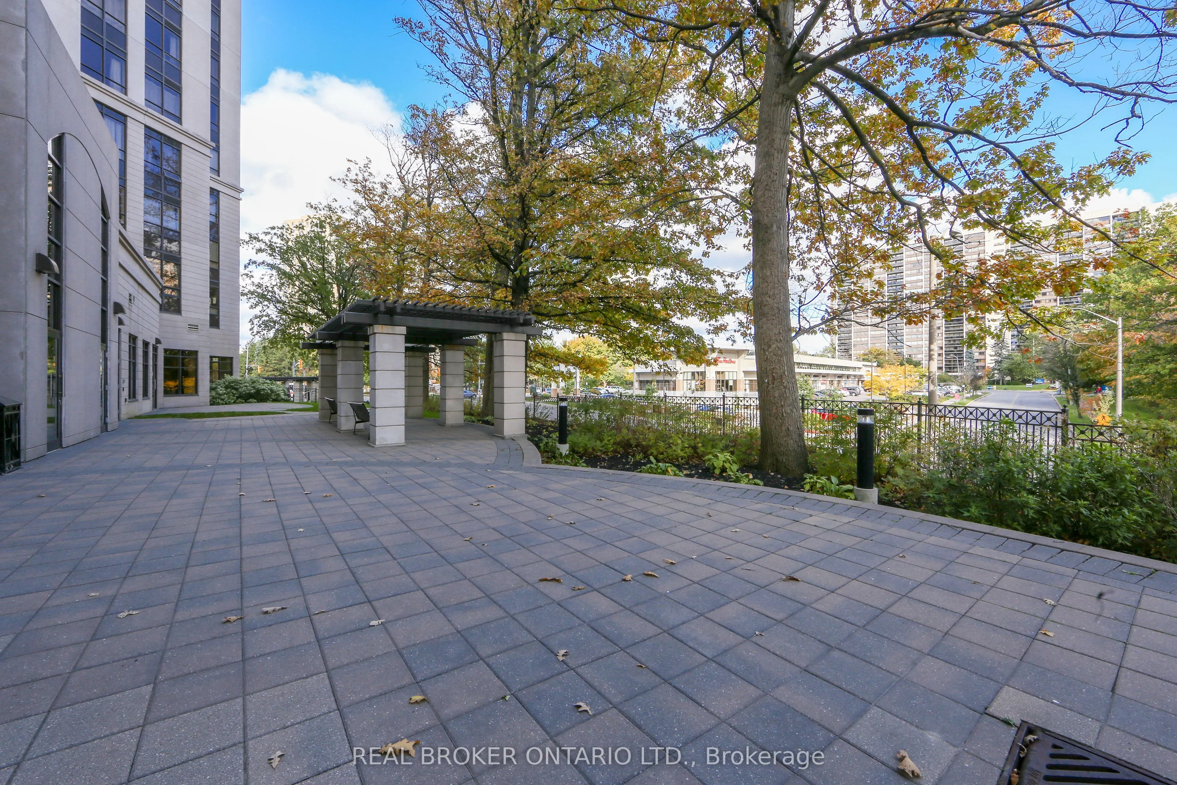 135 Wynford Drive #401