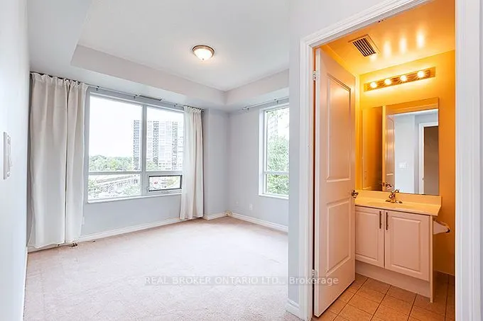 135 Wynford Drive #401