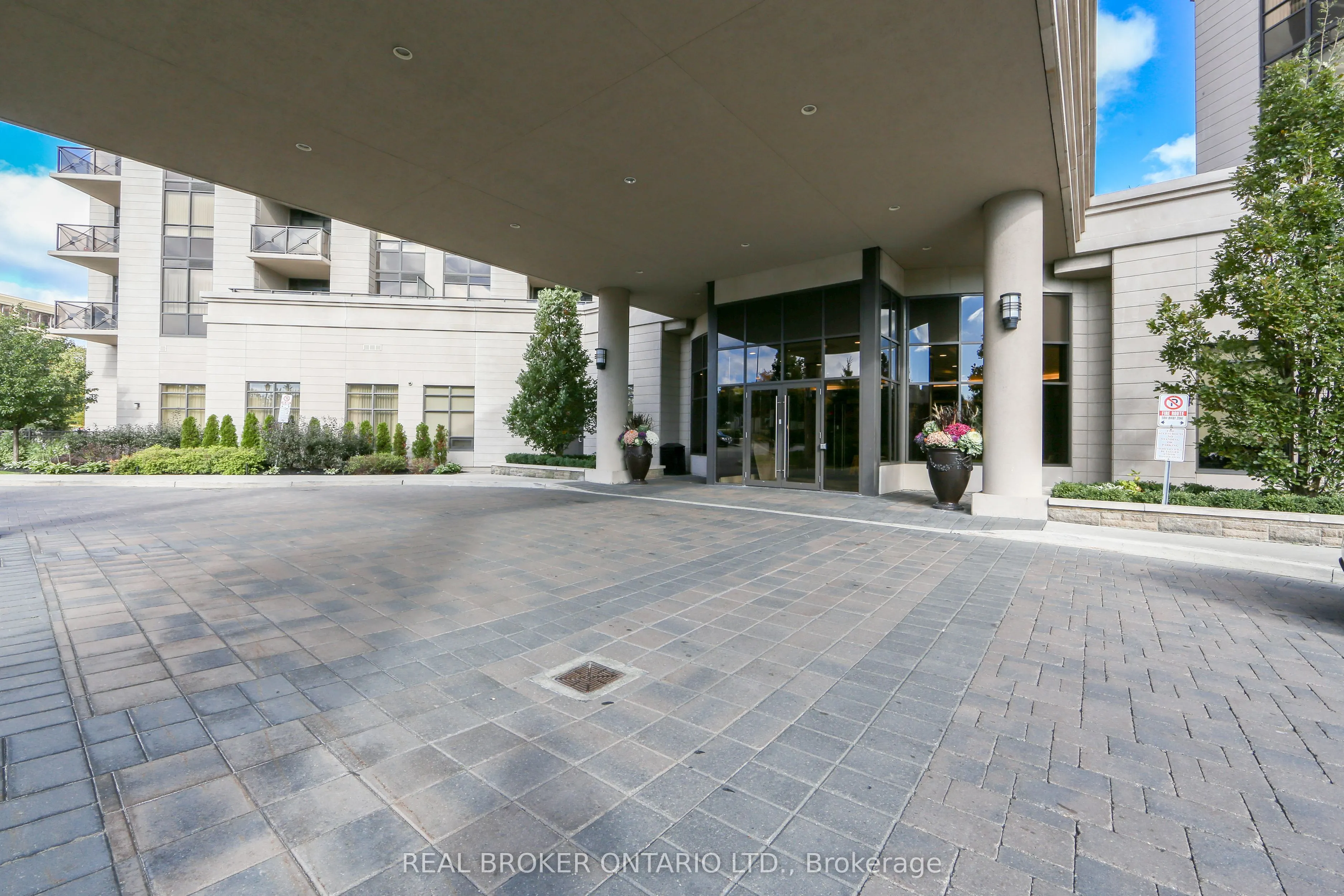 135 Wynford Drive #401
