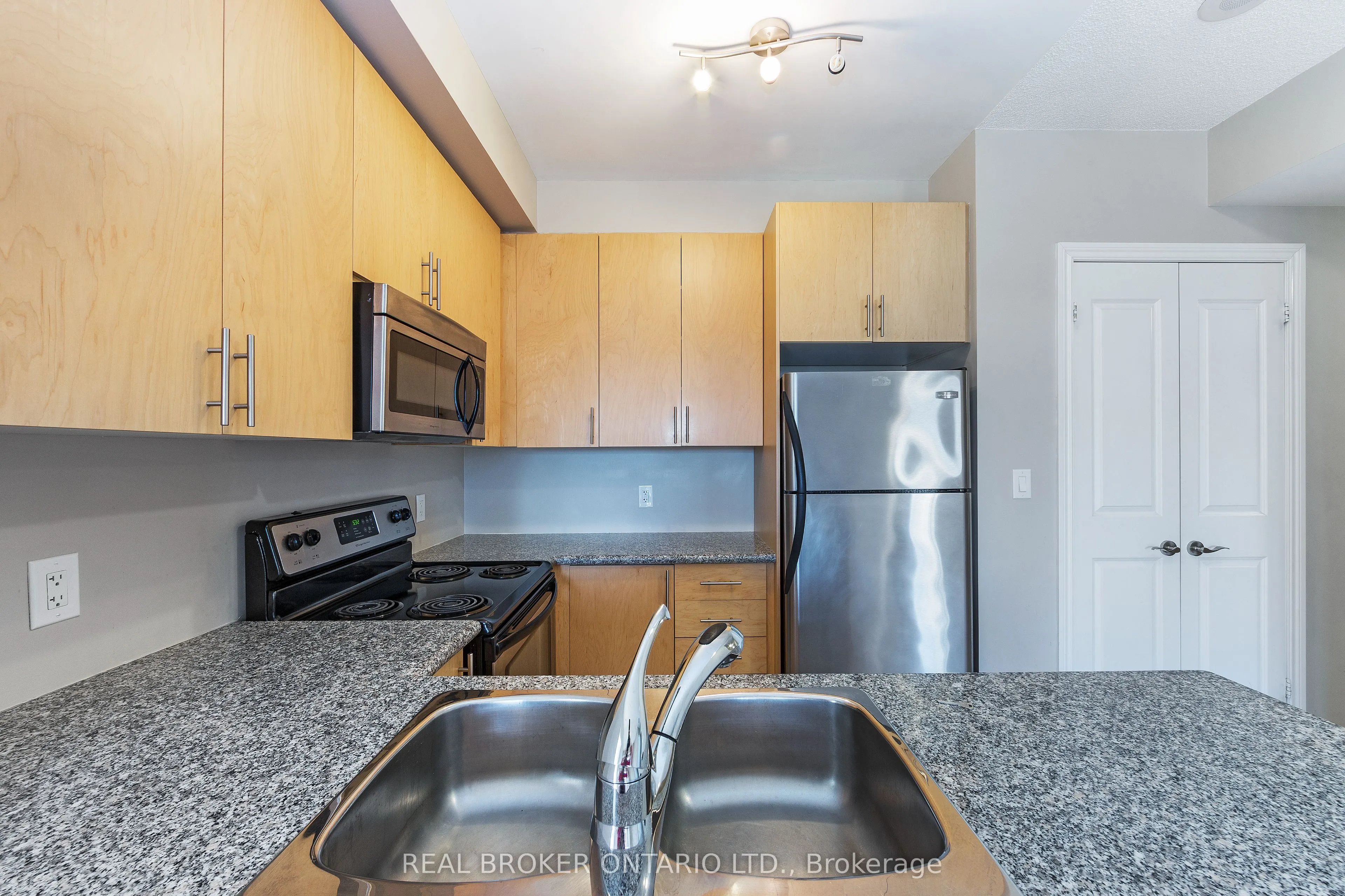 135 Wynford Drive #401