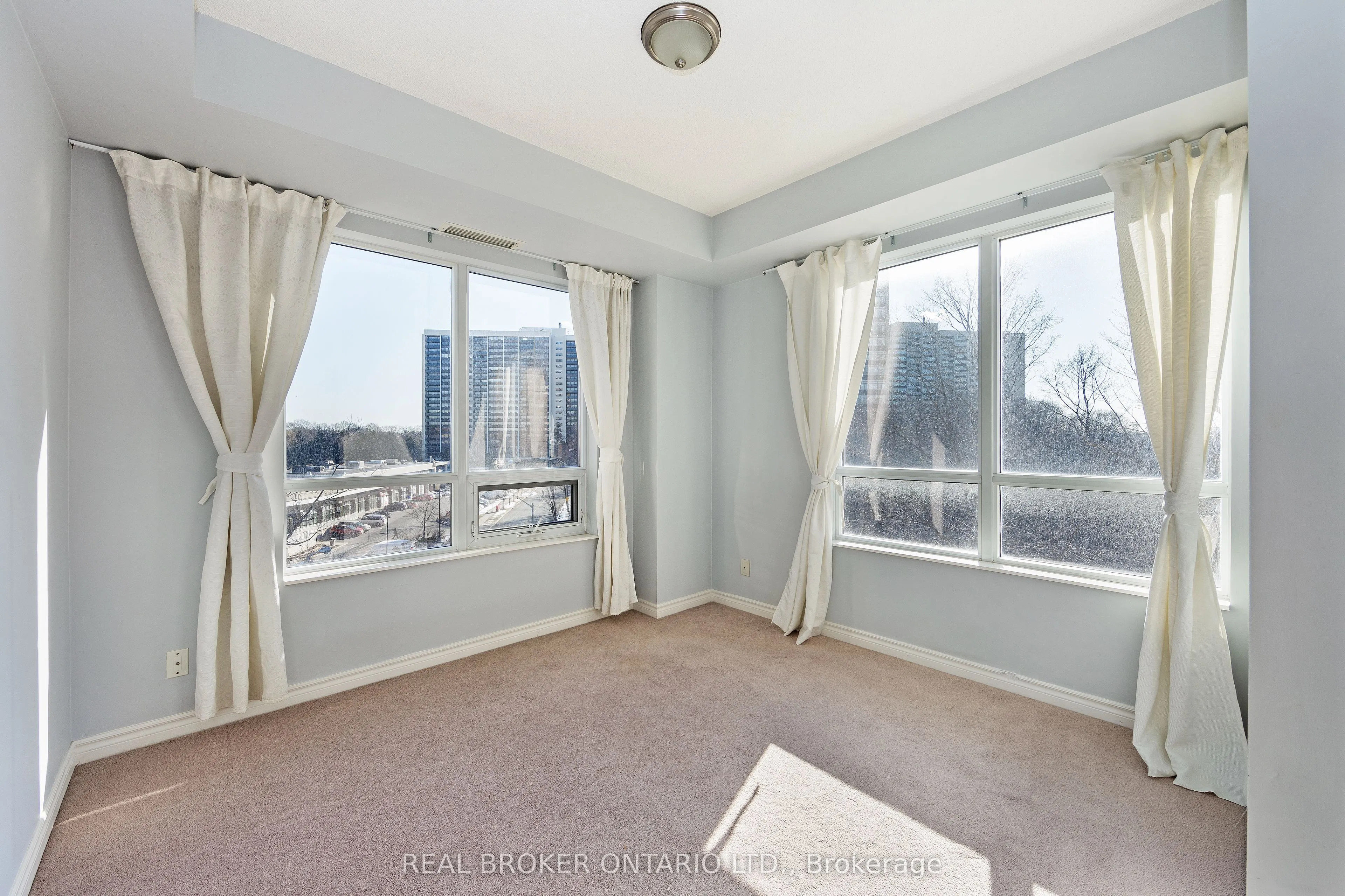 135 Wynford Drive #401