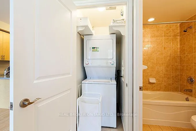 135 Wynford Drive #401