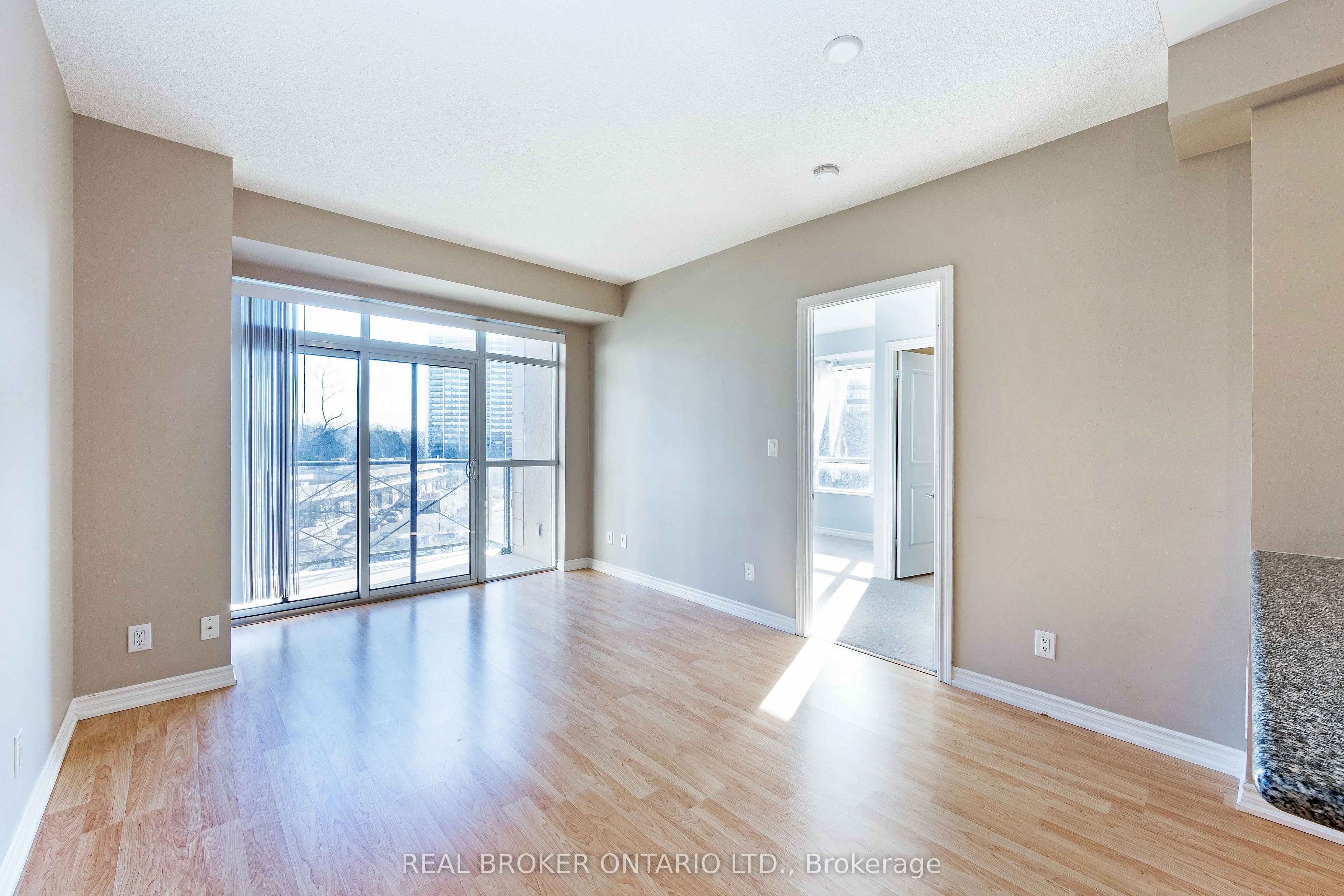 135 Wynford Drive #401