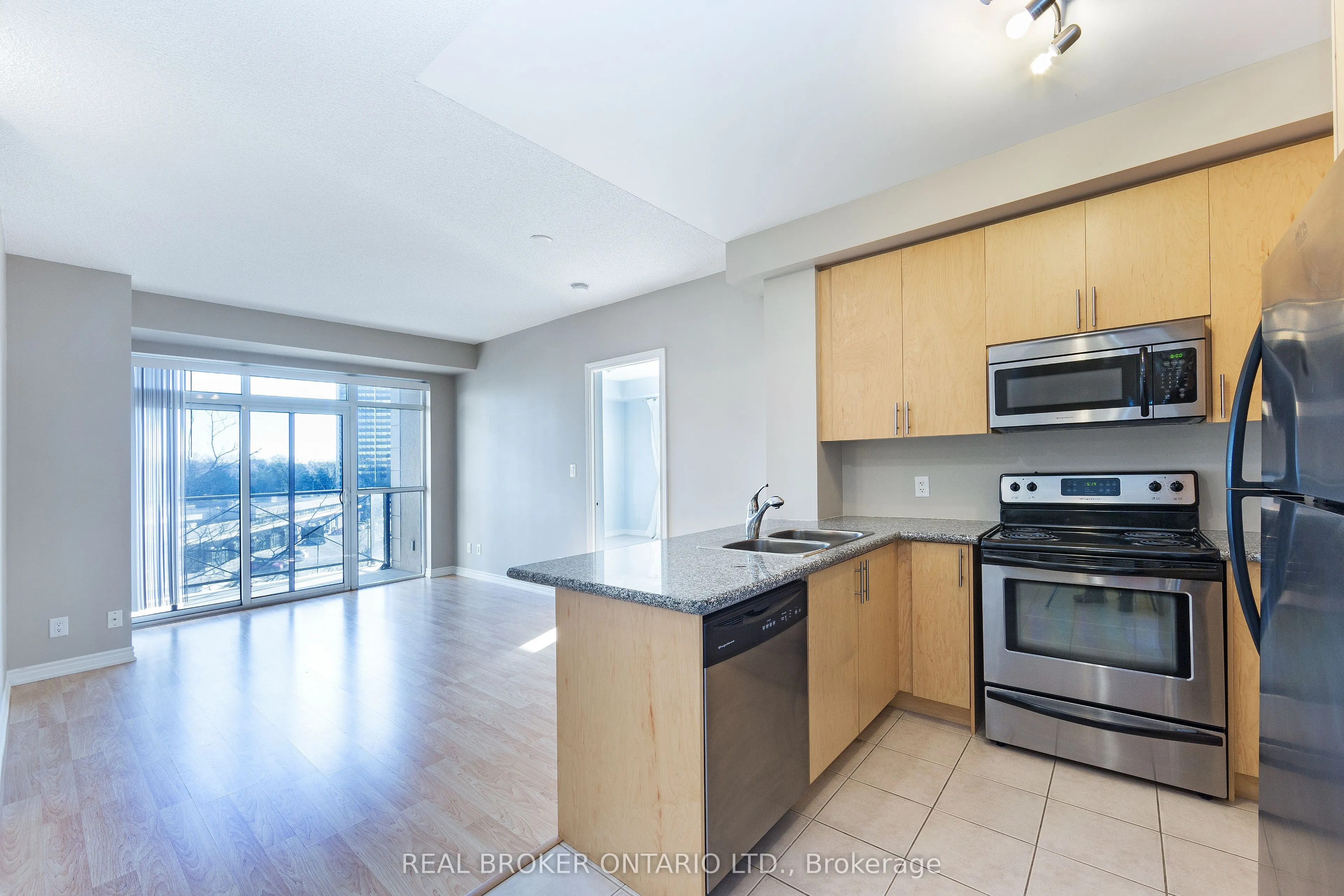 135 Wynford Drive #401