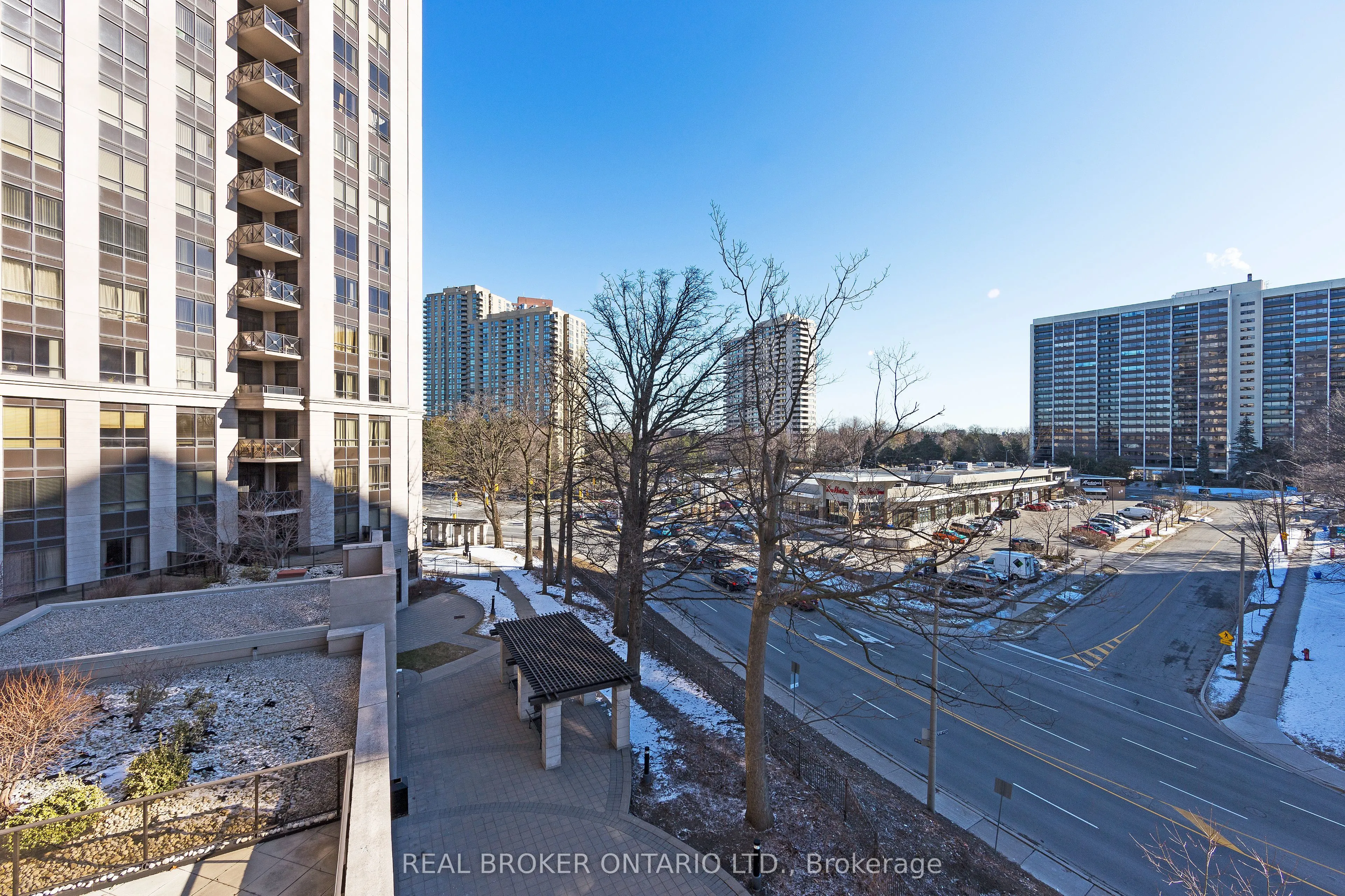 135 Wynford Drive #401