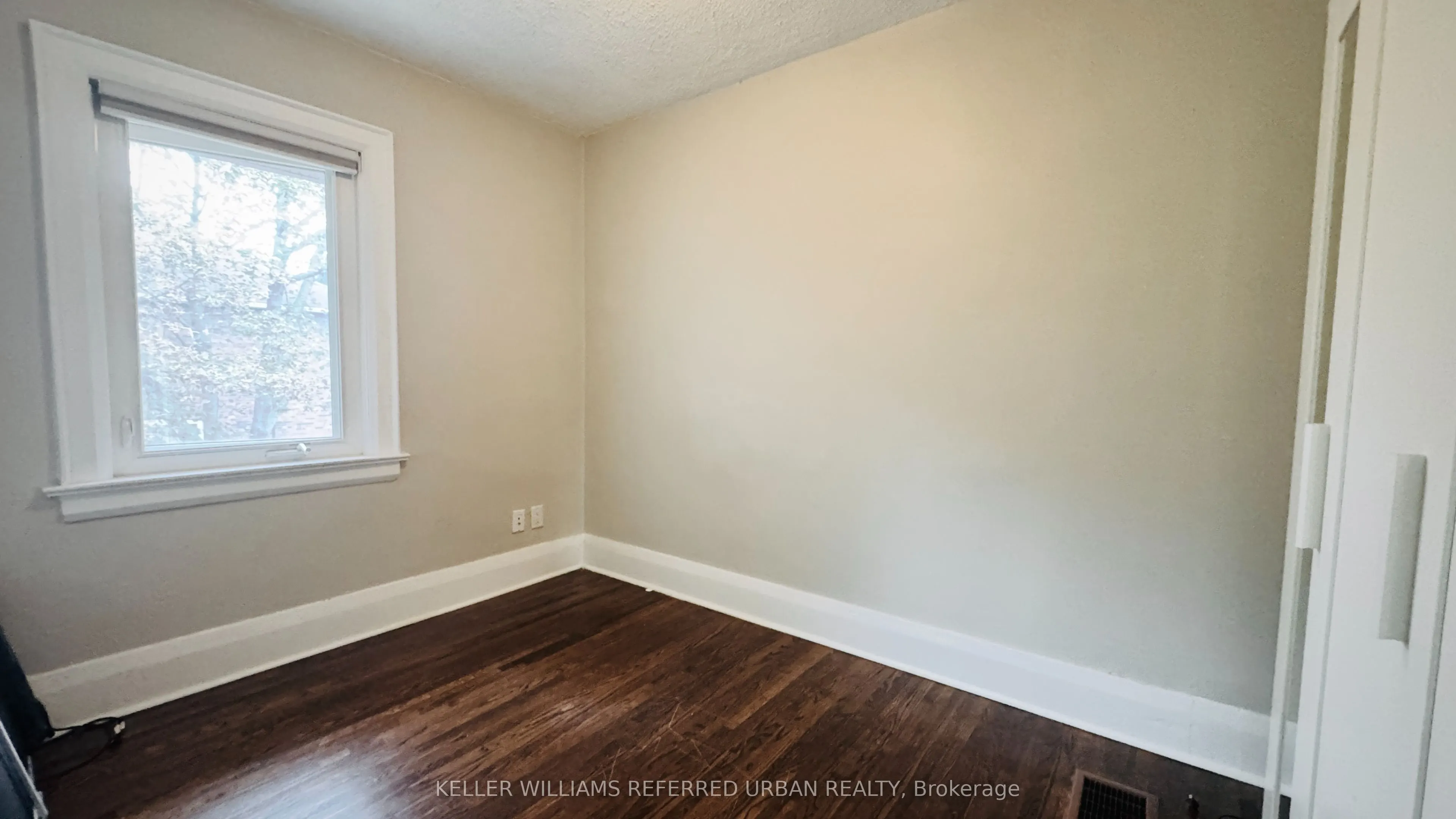 212 Fairlawn Avenue