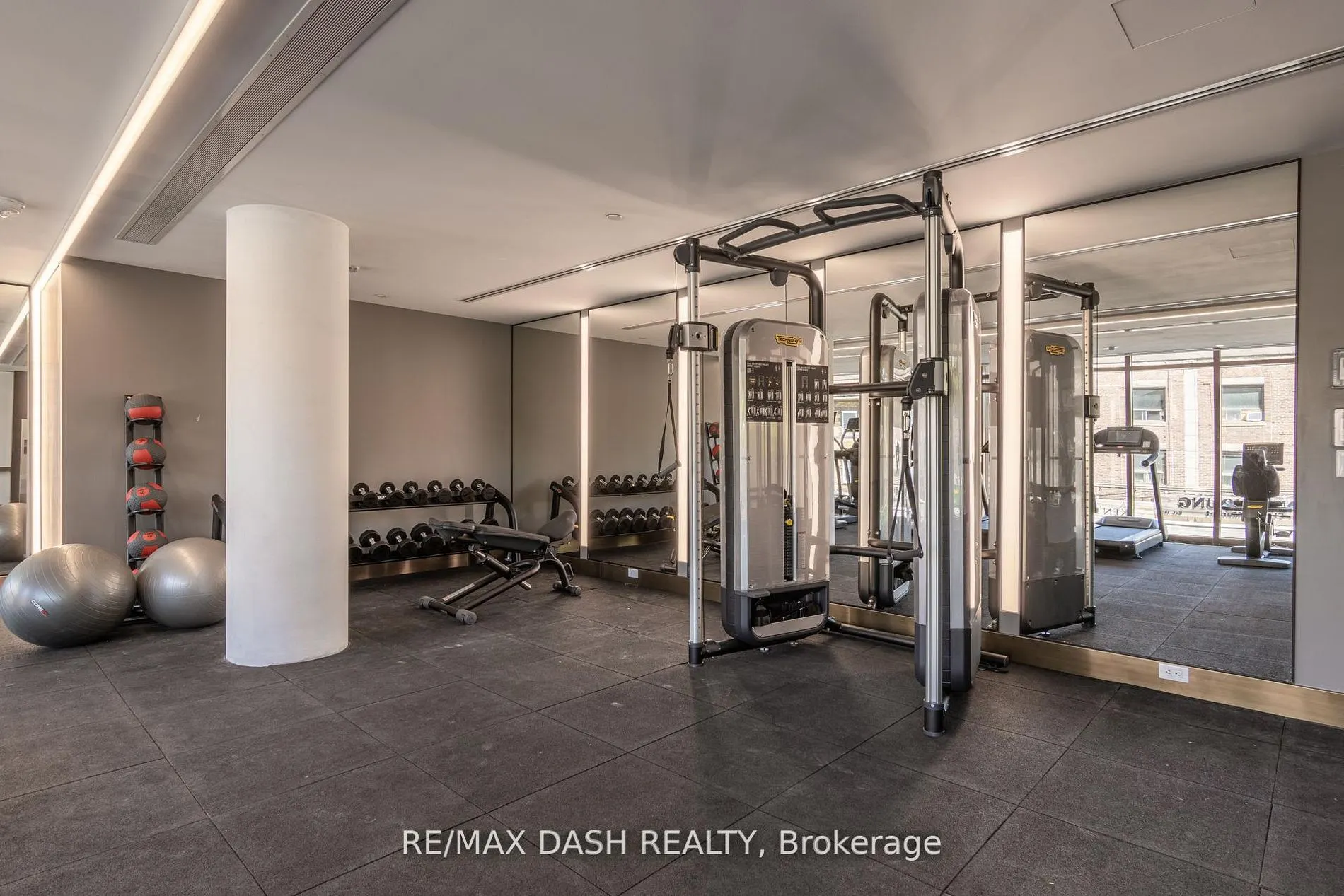 151 Avenue Road #310