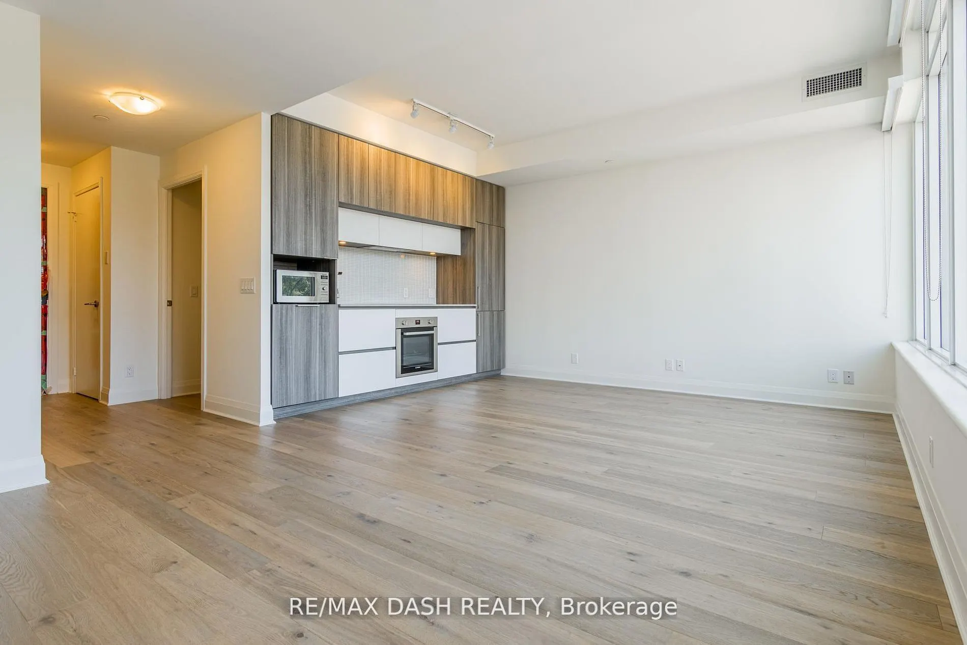151 Avenue Road #310