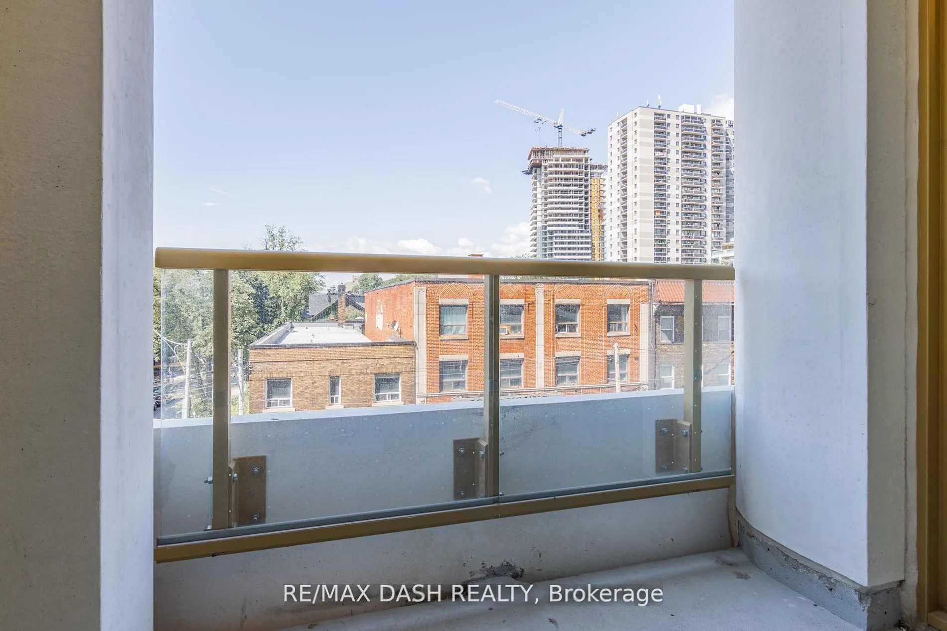 151 Avenue Road #310
