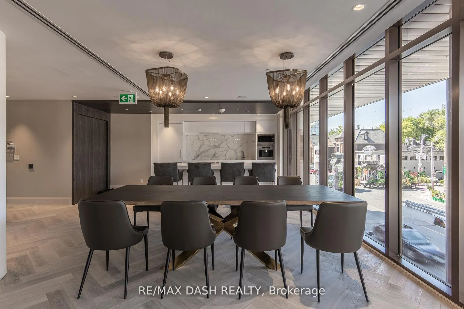 151 Avenue Road #310