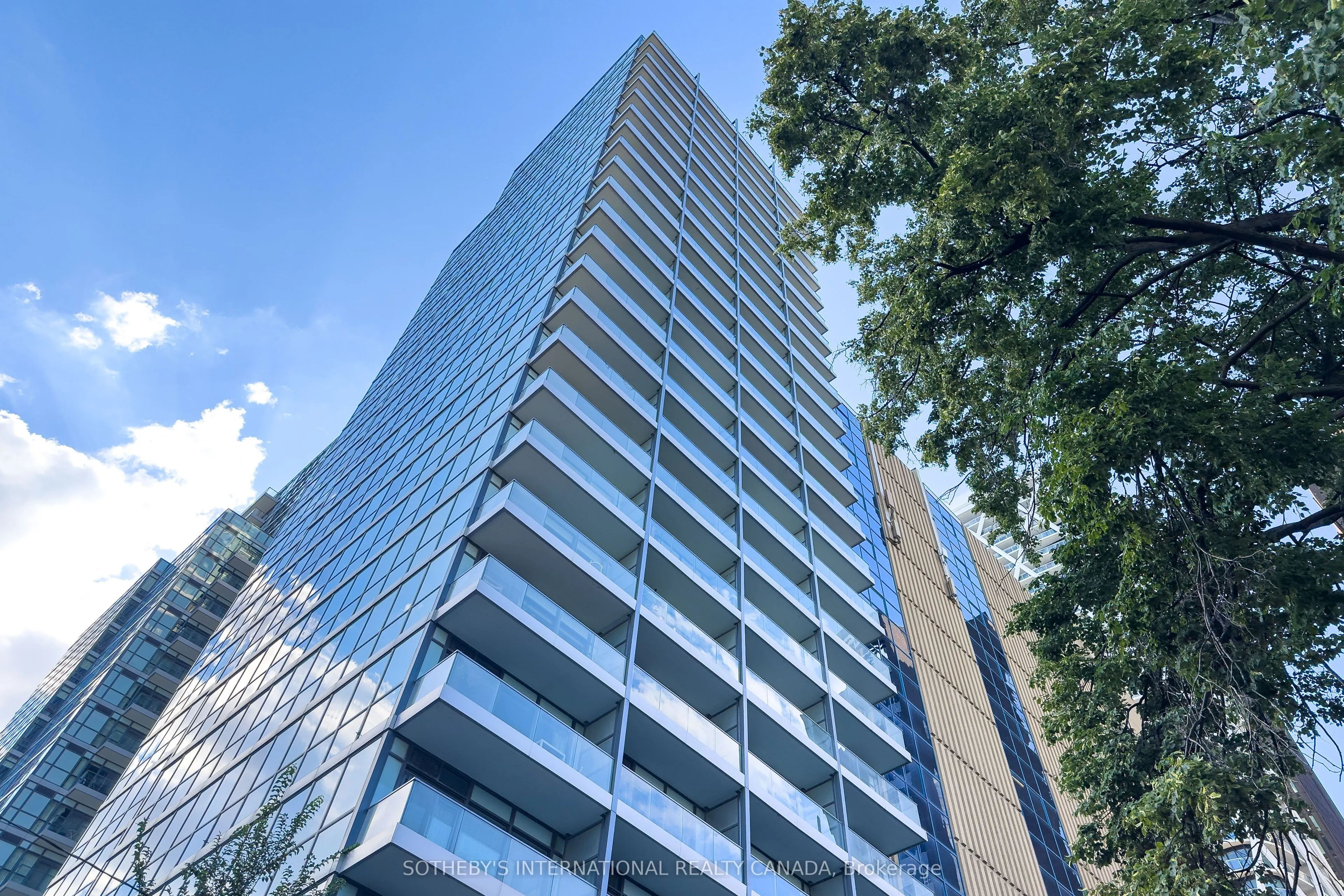 210 Simcoe Street #1913
