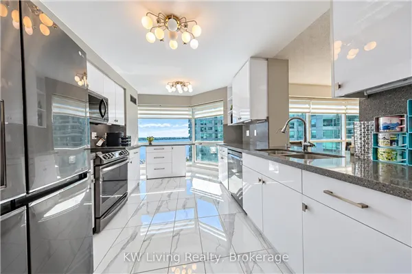10 Yonge Street #1702
