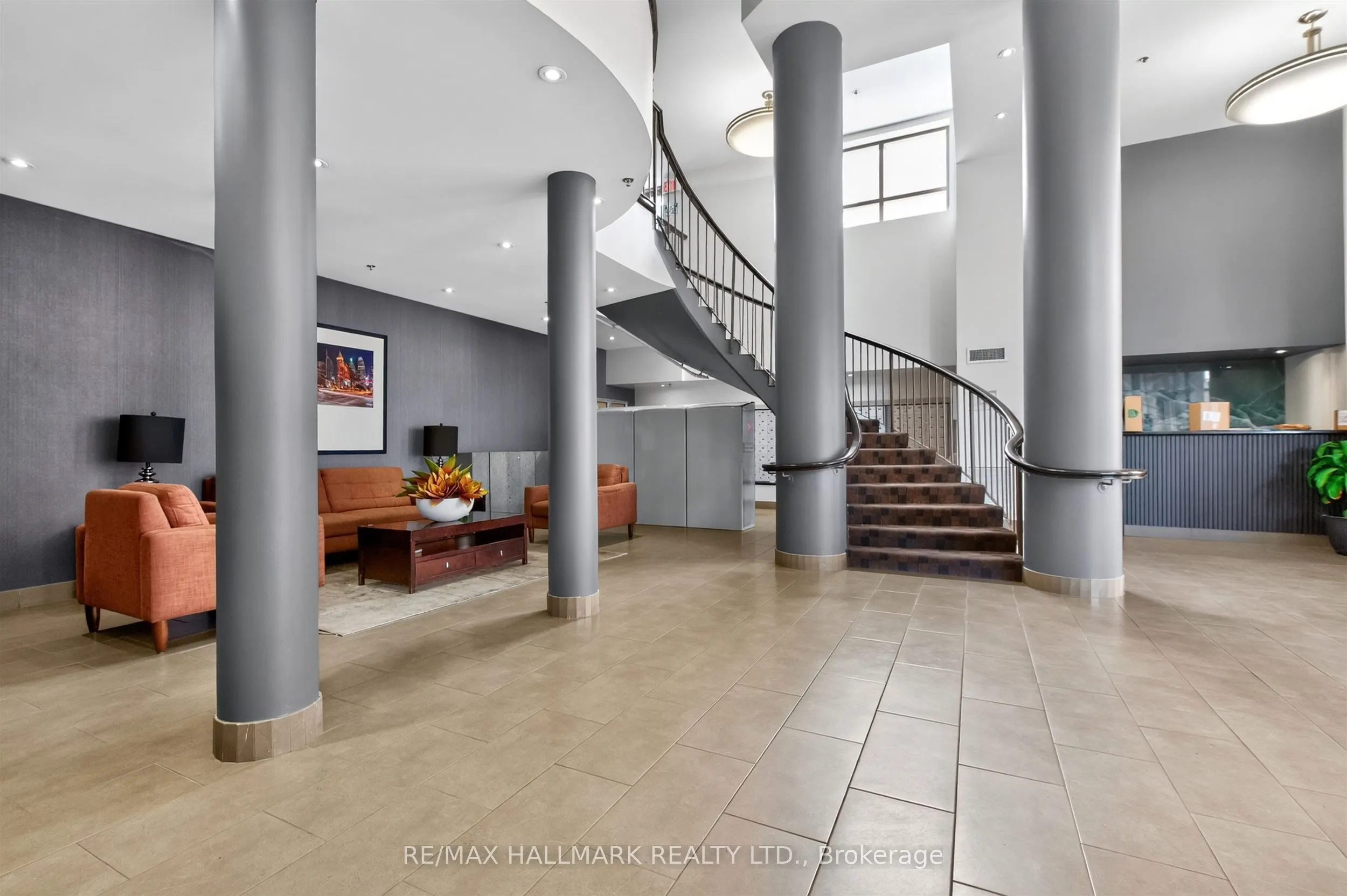 1369 Bloor Street W #806