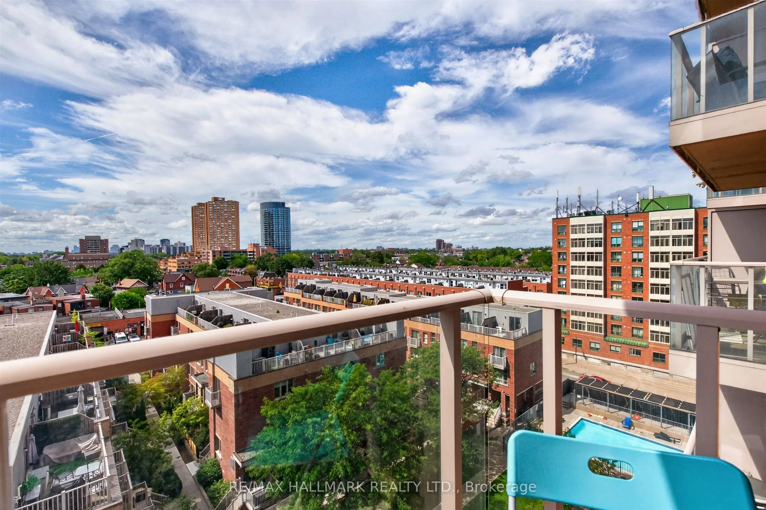 1369 Bloor Street W #806