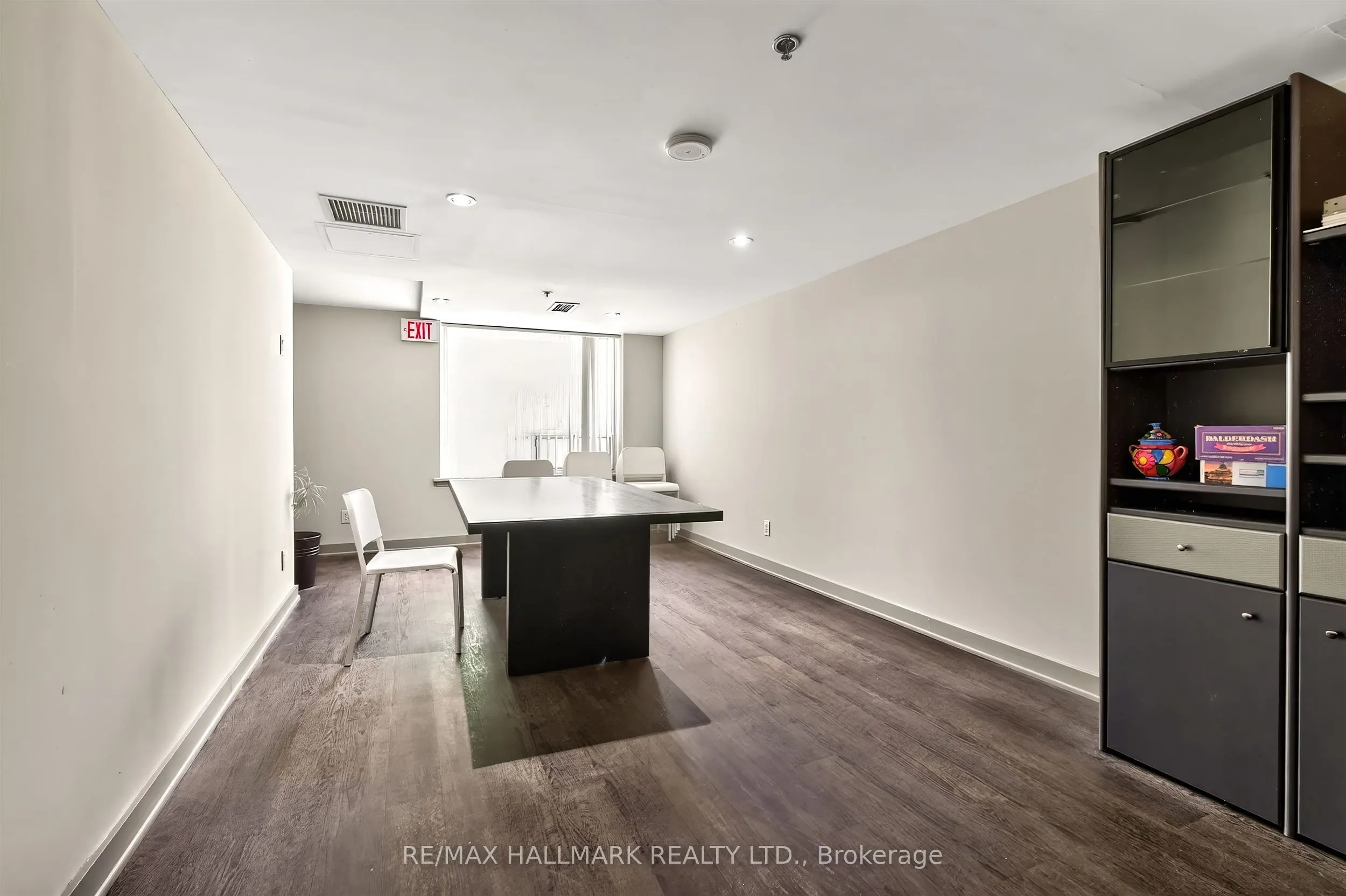 1369 Bloor Street W #806