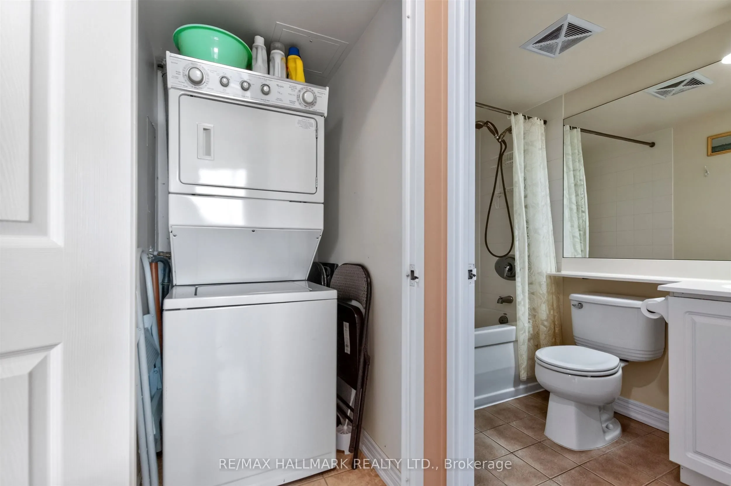 1369 Bloor Street W #806