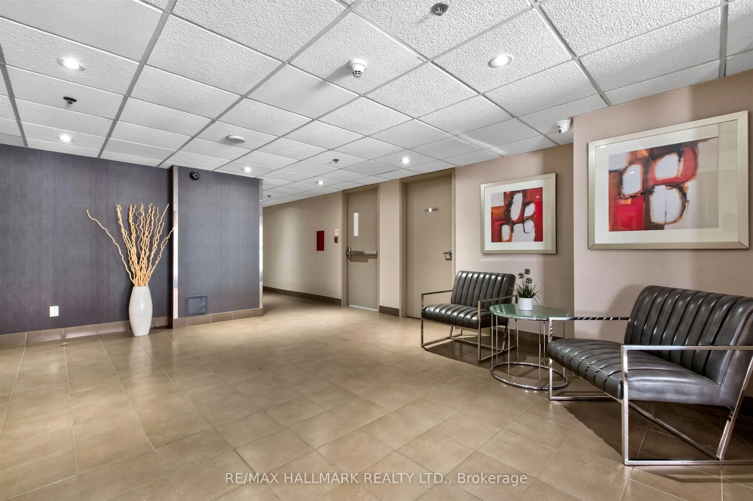 1369 Bloor Street W #806