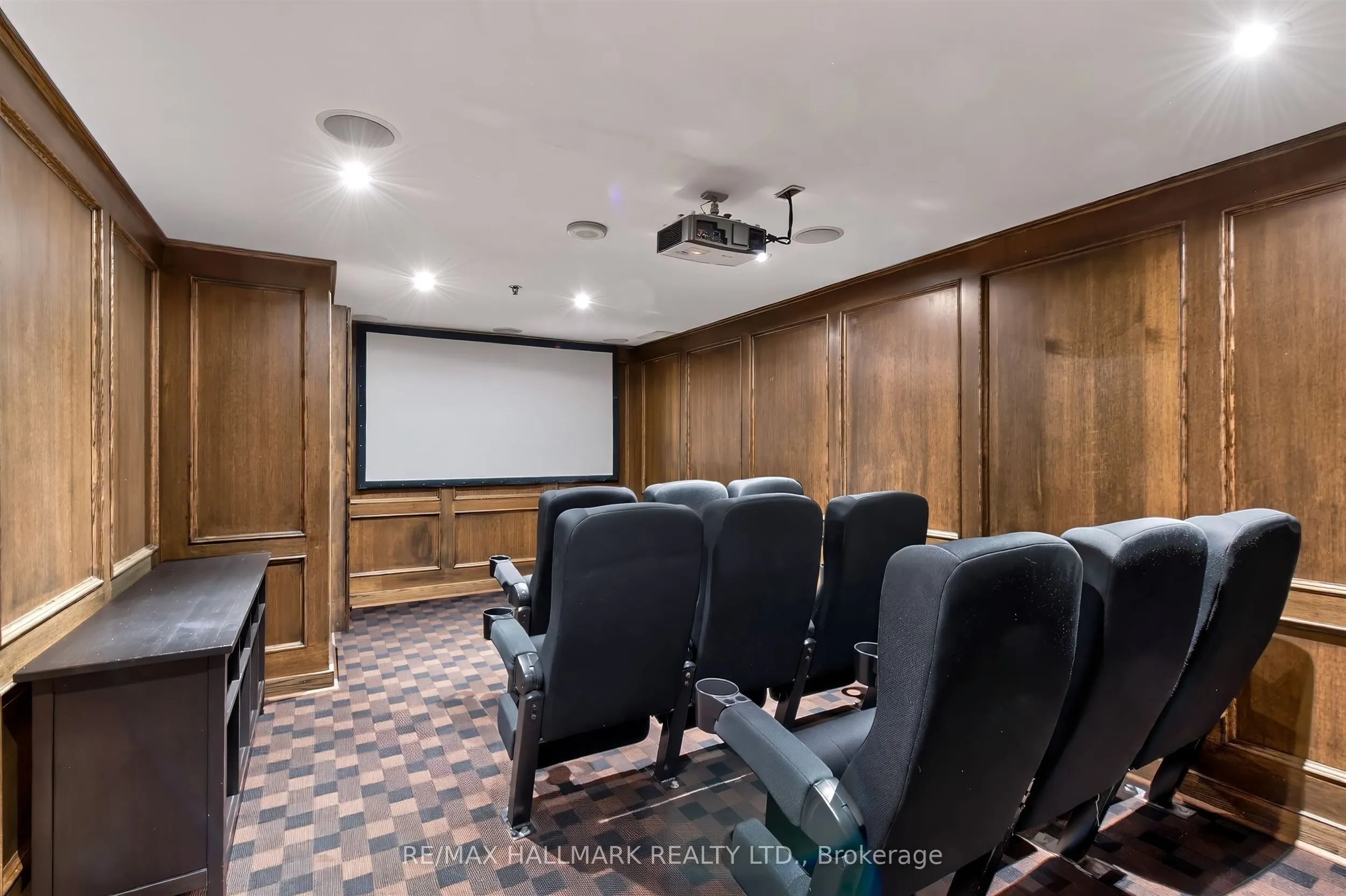 1369 Bloor Street W #806