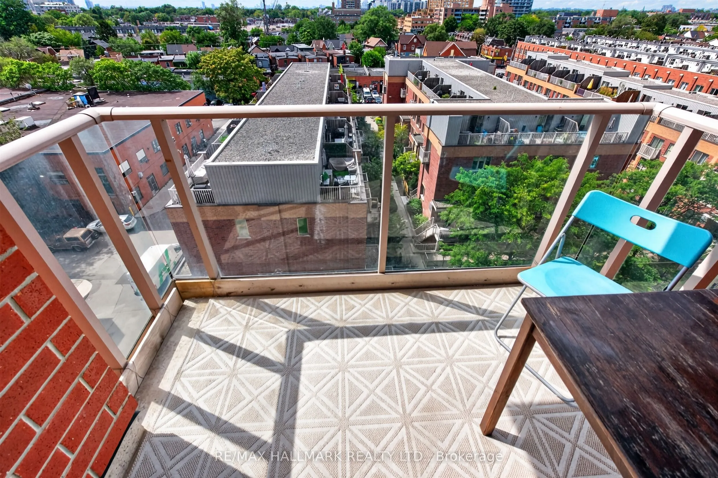 1369 Bloor Street W #806