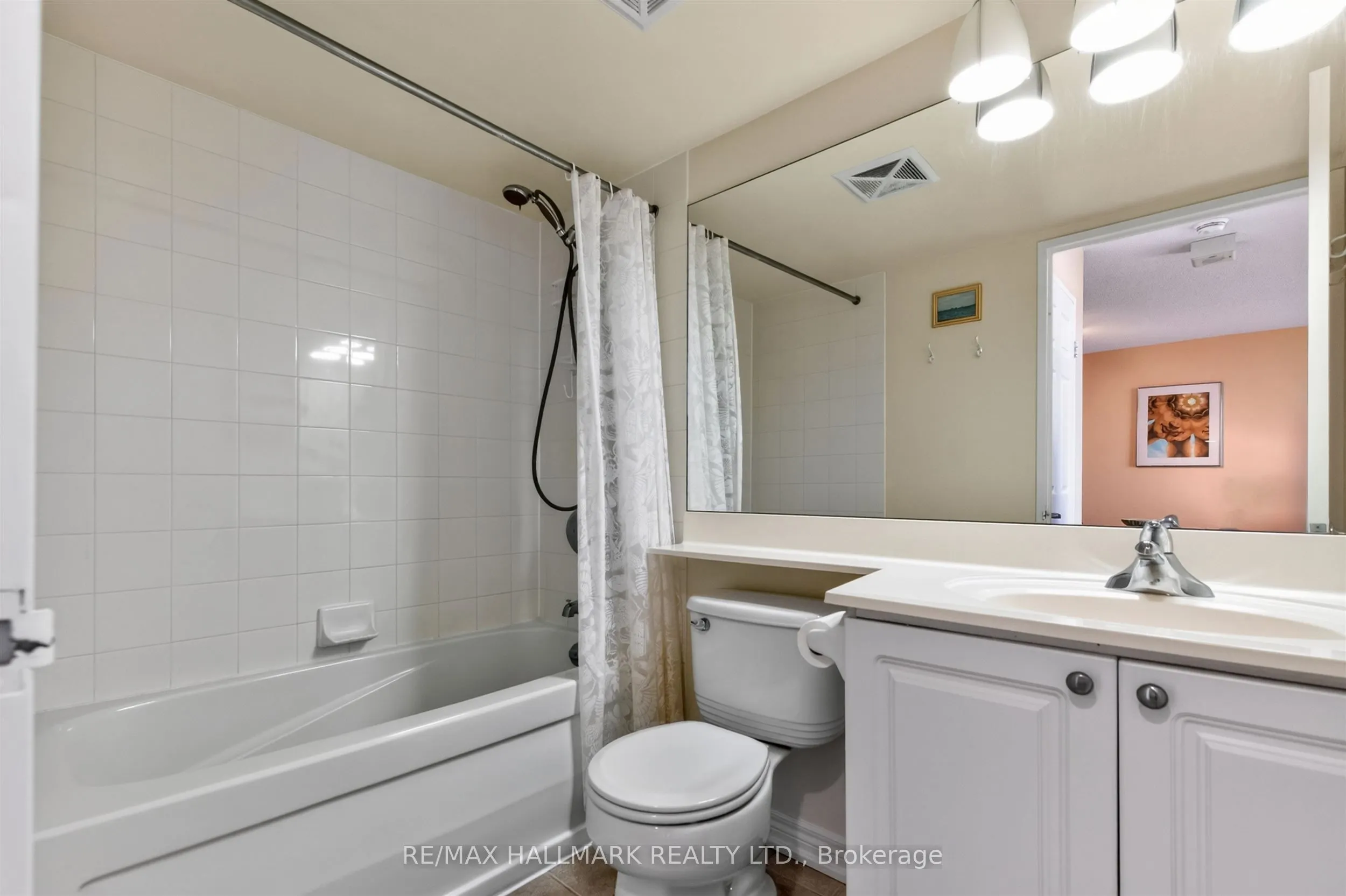 1369 Bloor Street W #806