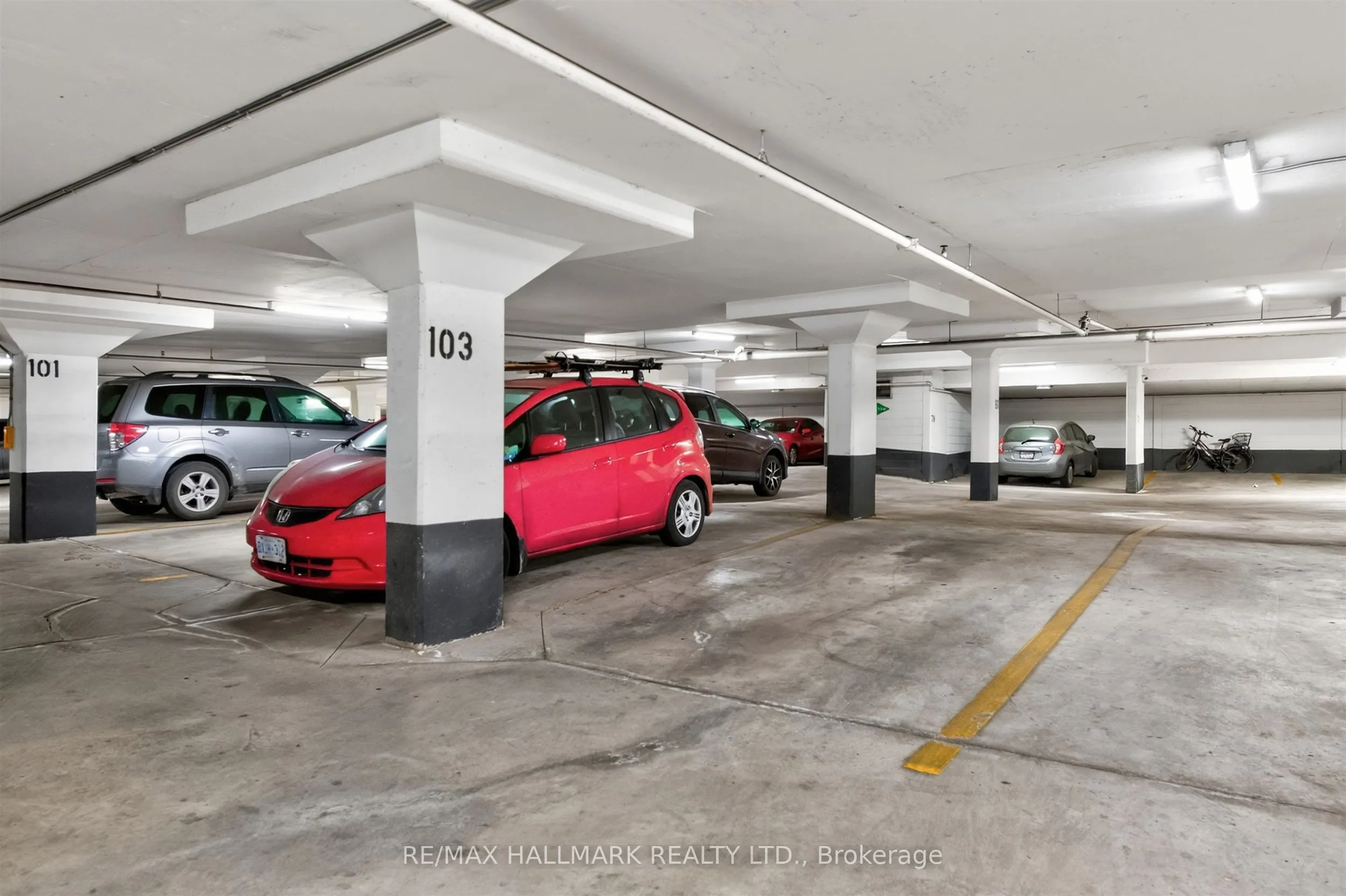 1369 Bloor Street W #806
