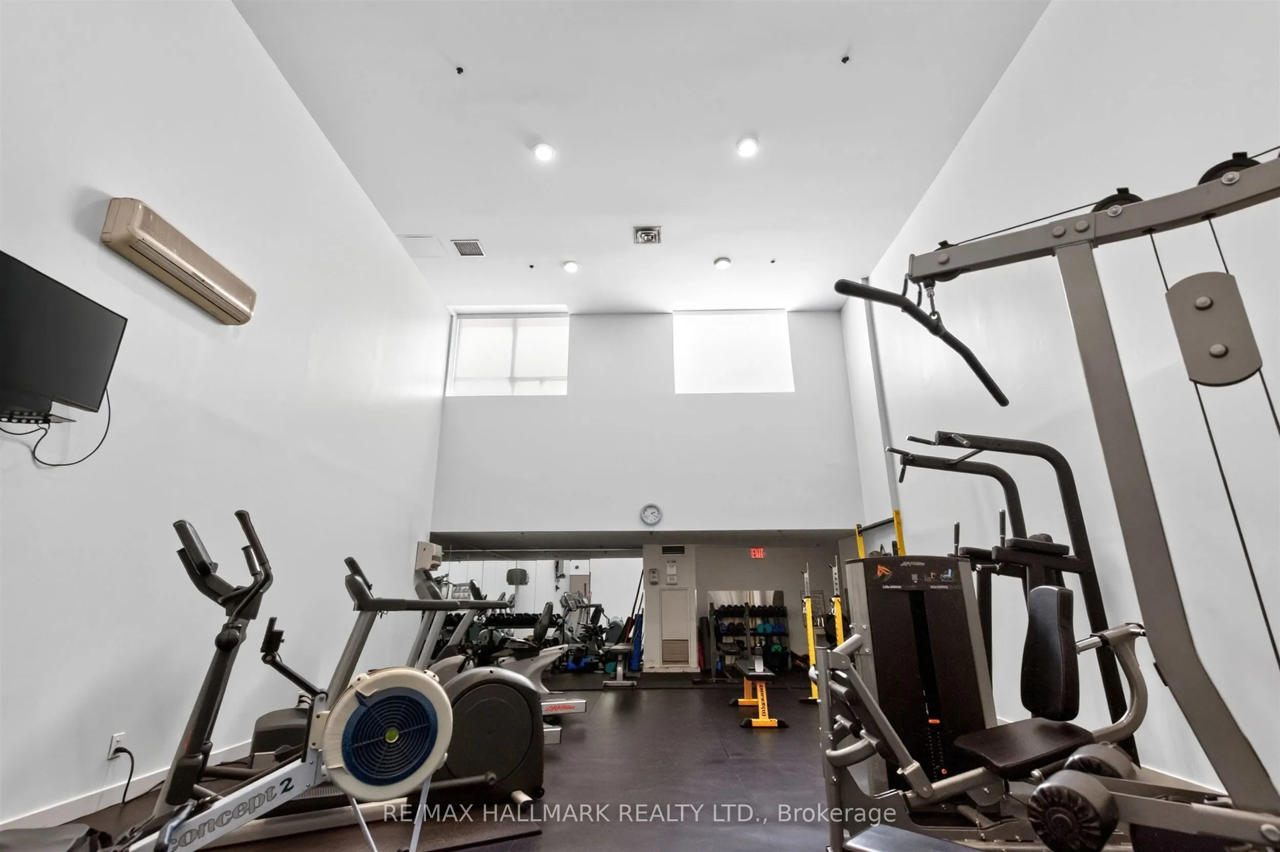 1369 Bloor Street W #806