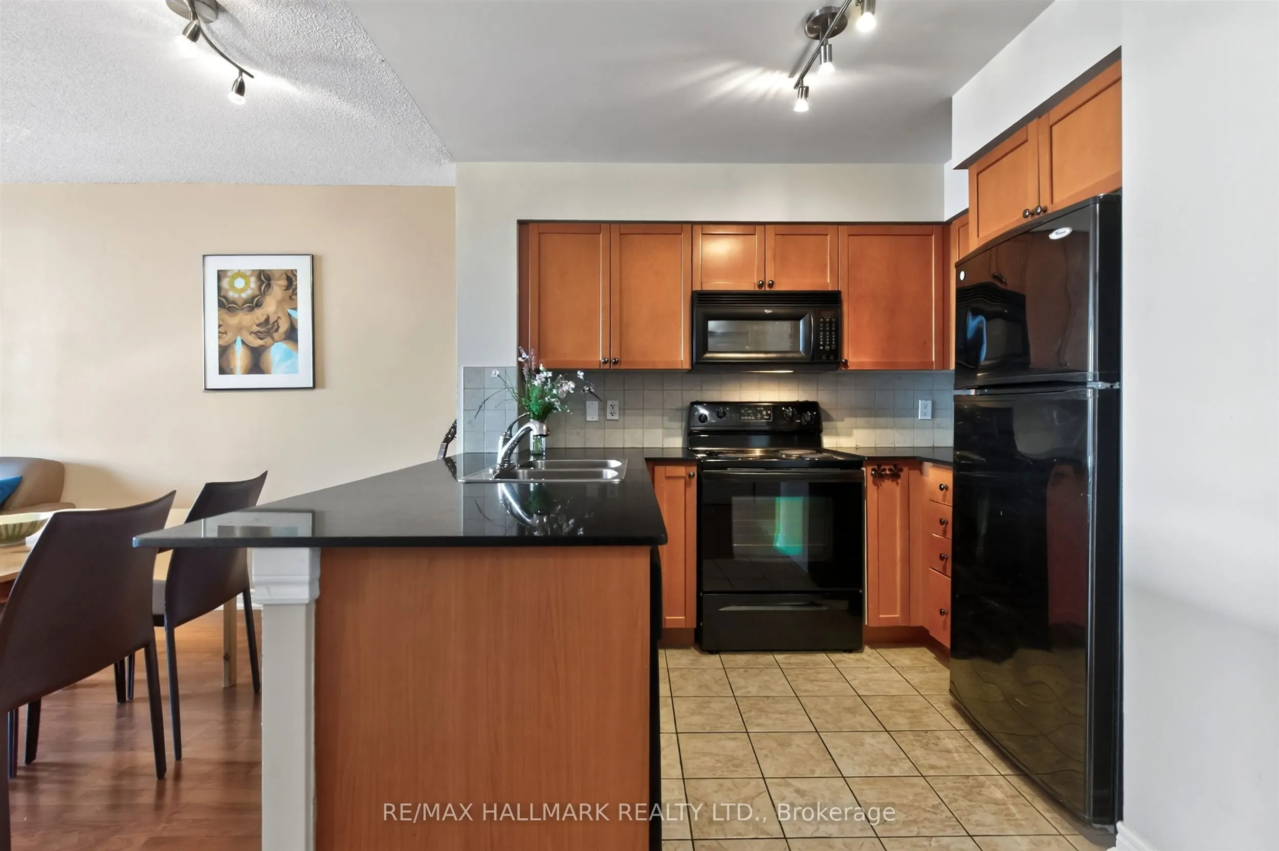 1369 Bloor Street W #806