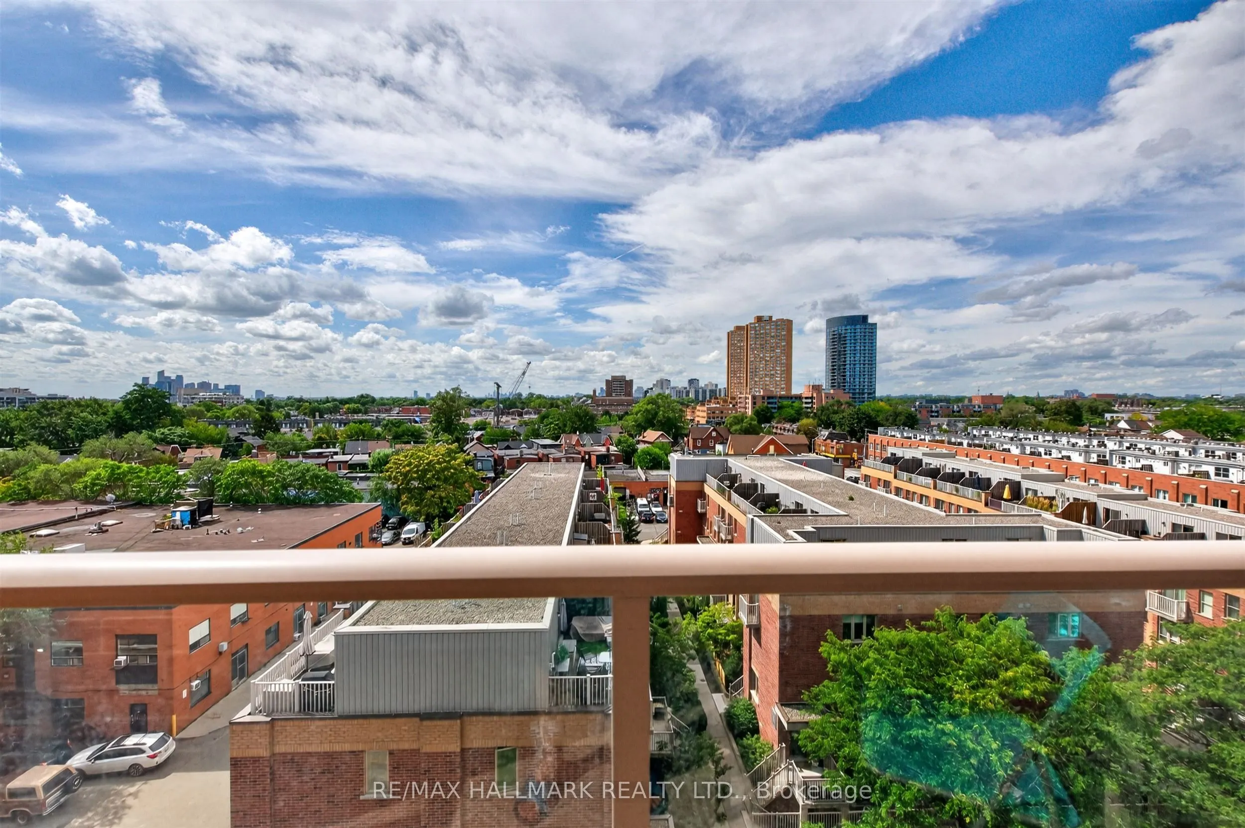 1369 Bloor Street W #806