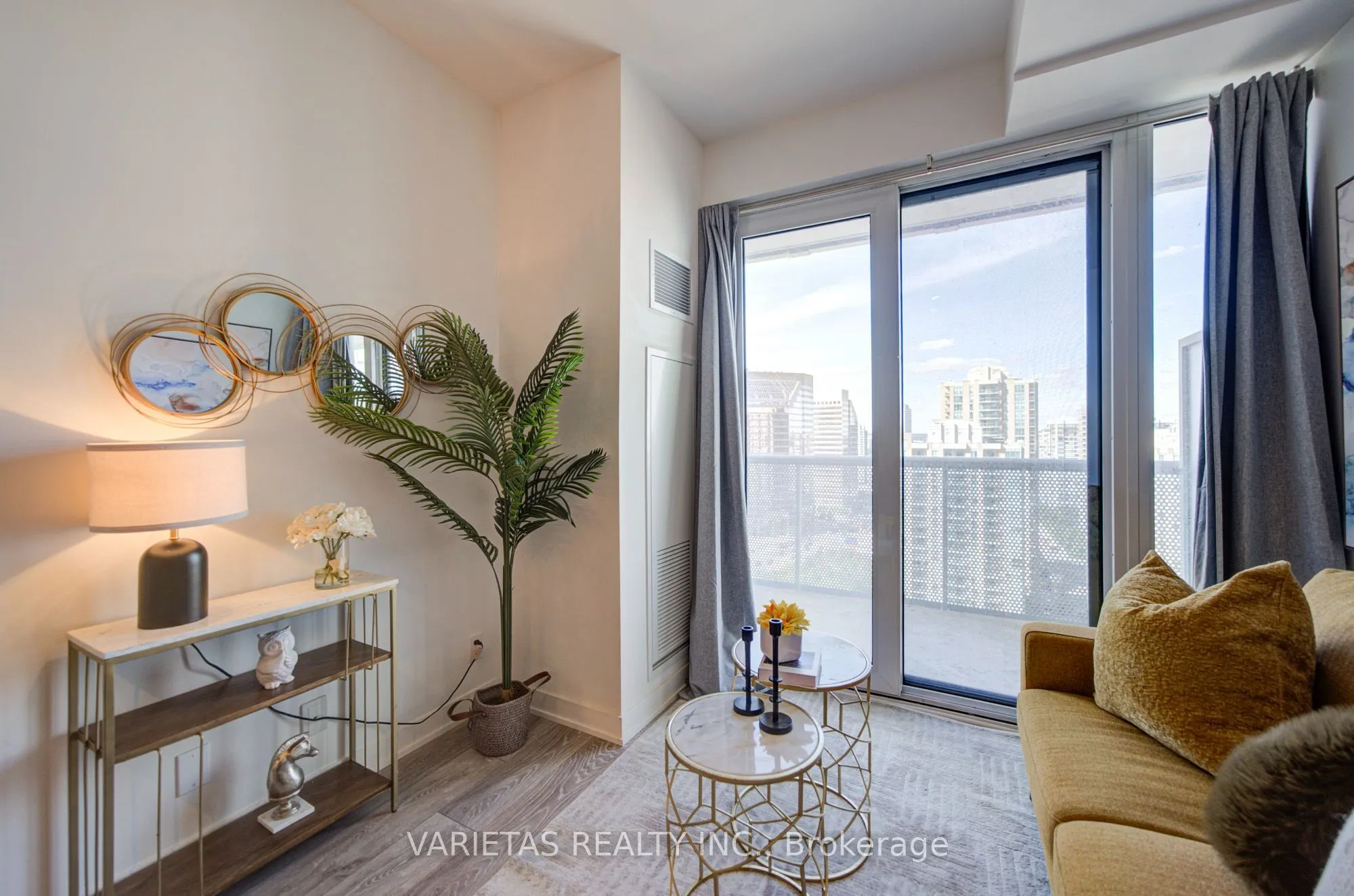 15 Holmes Avenue #1906