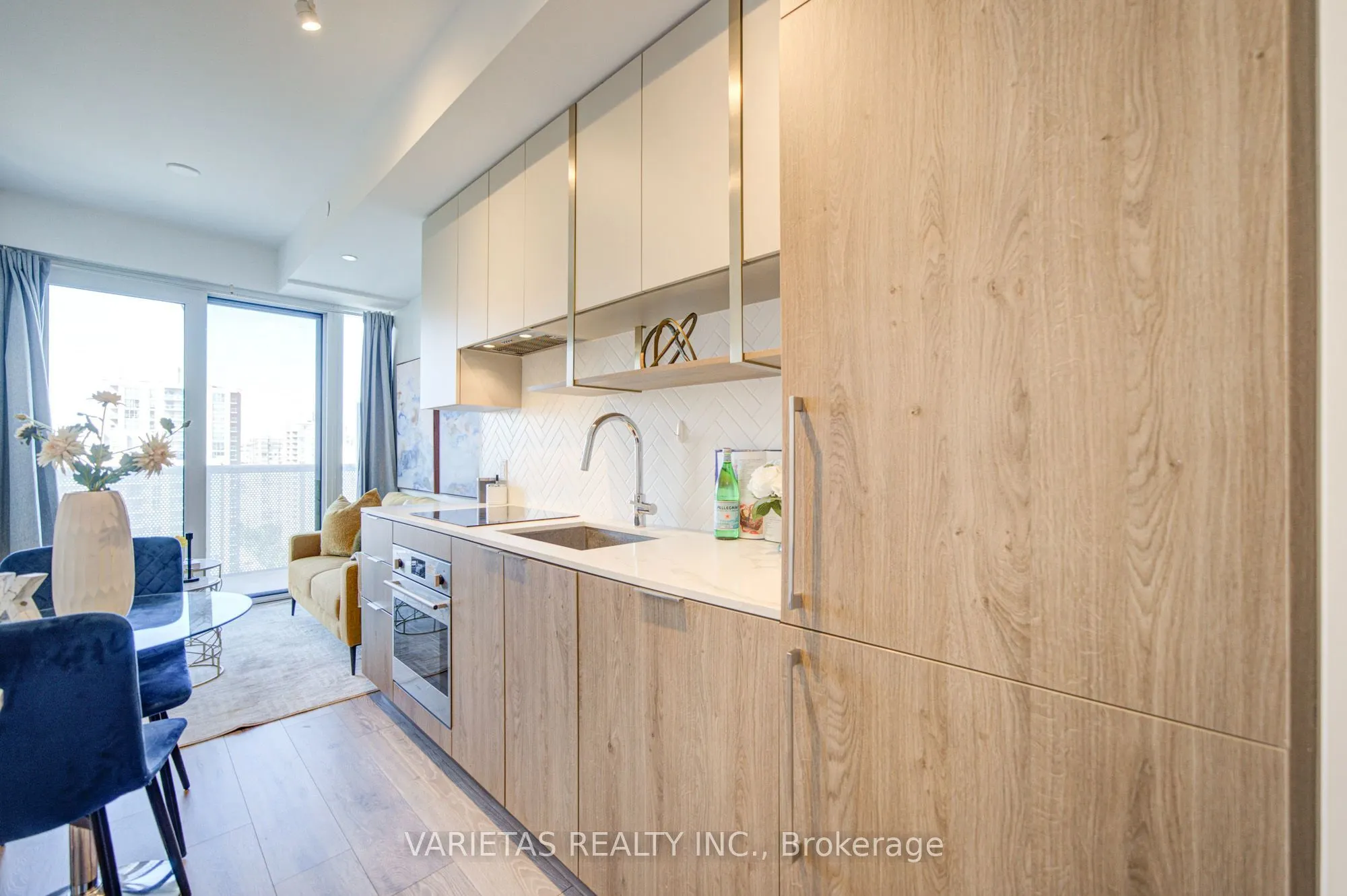 15 Holmes Avenue #1906