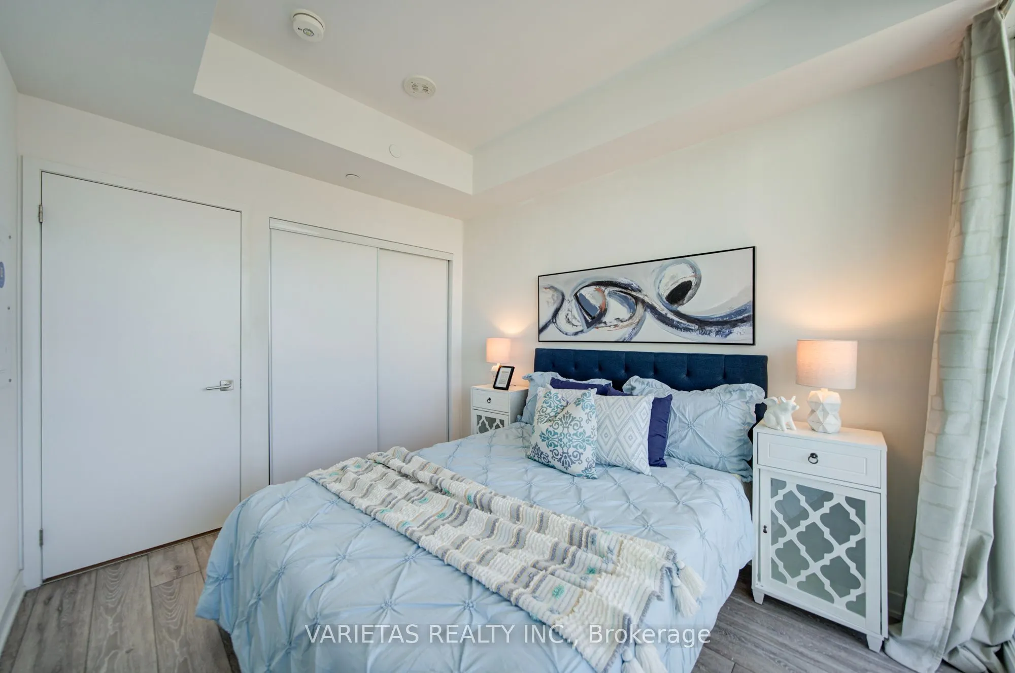 15 Holmes Avenue #1906