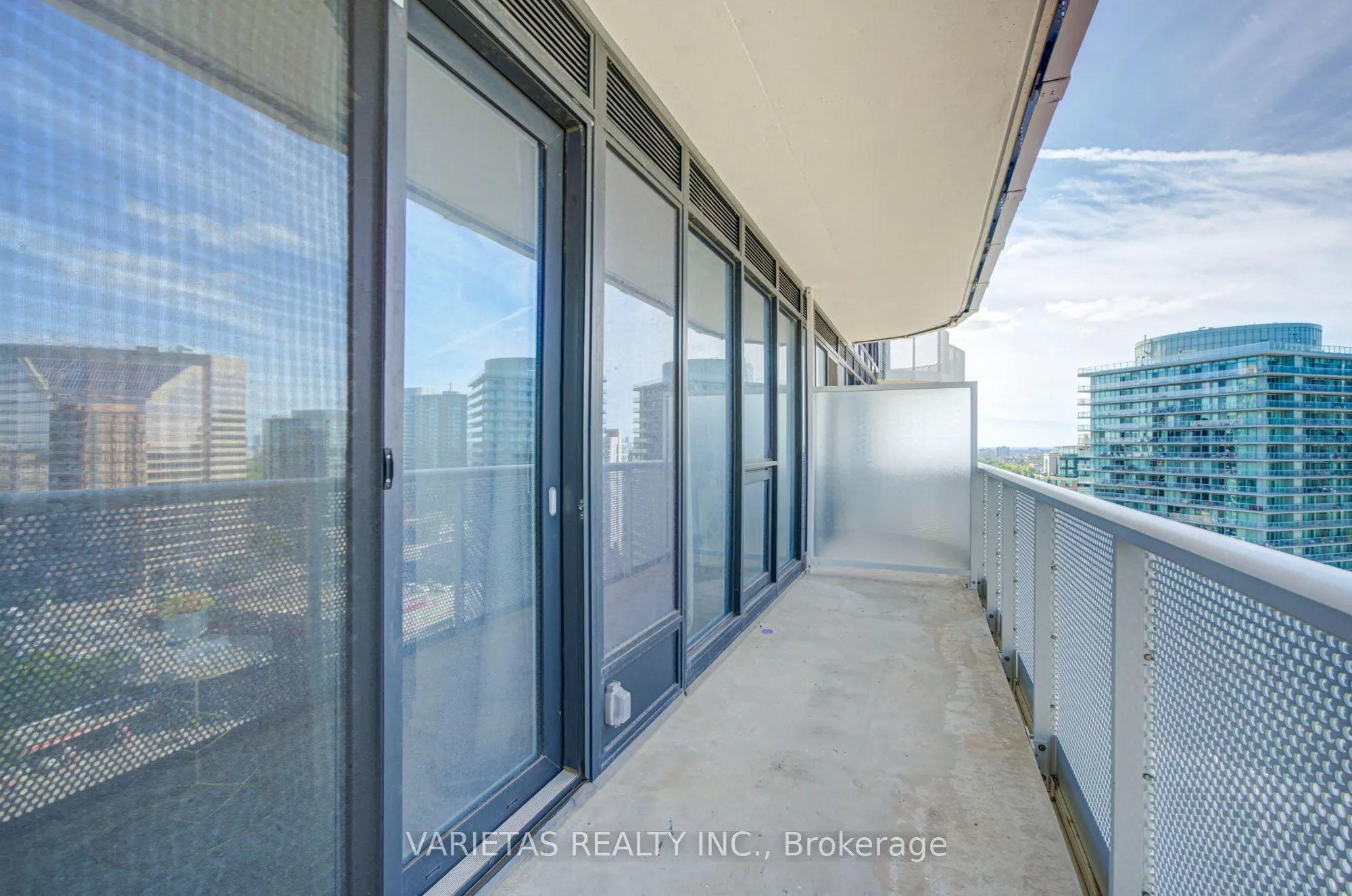 15 Holmes Avenue #1906