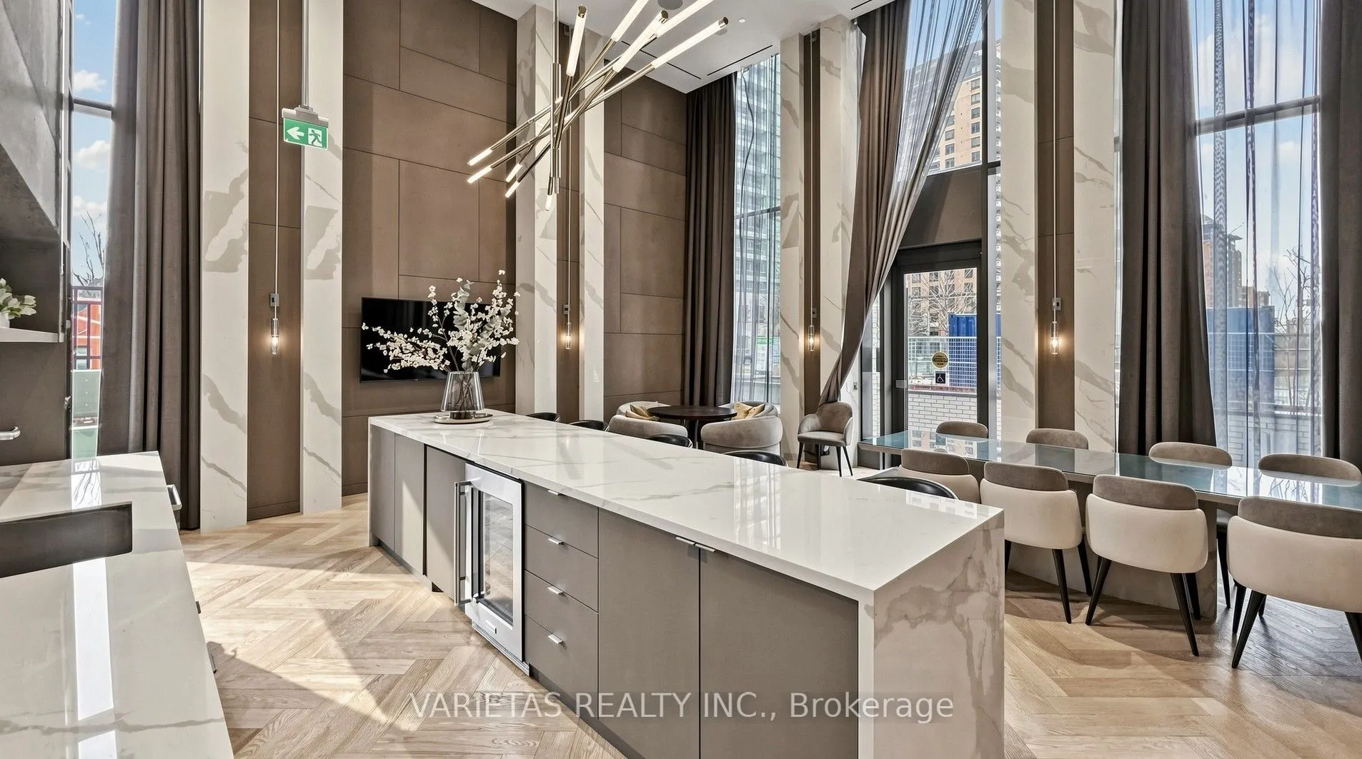 15 Holmes Avenue #1906