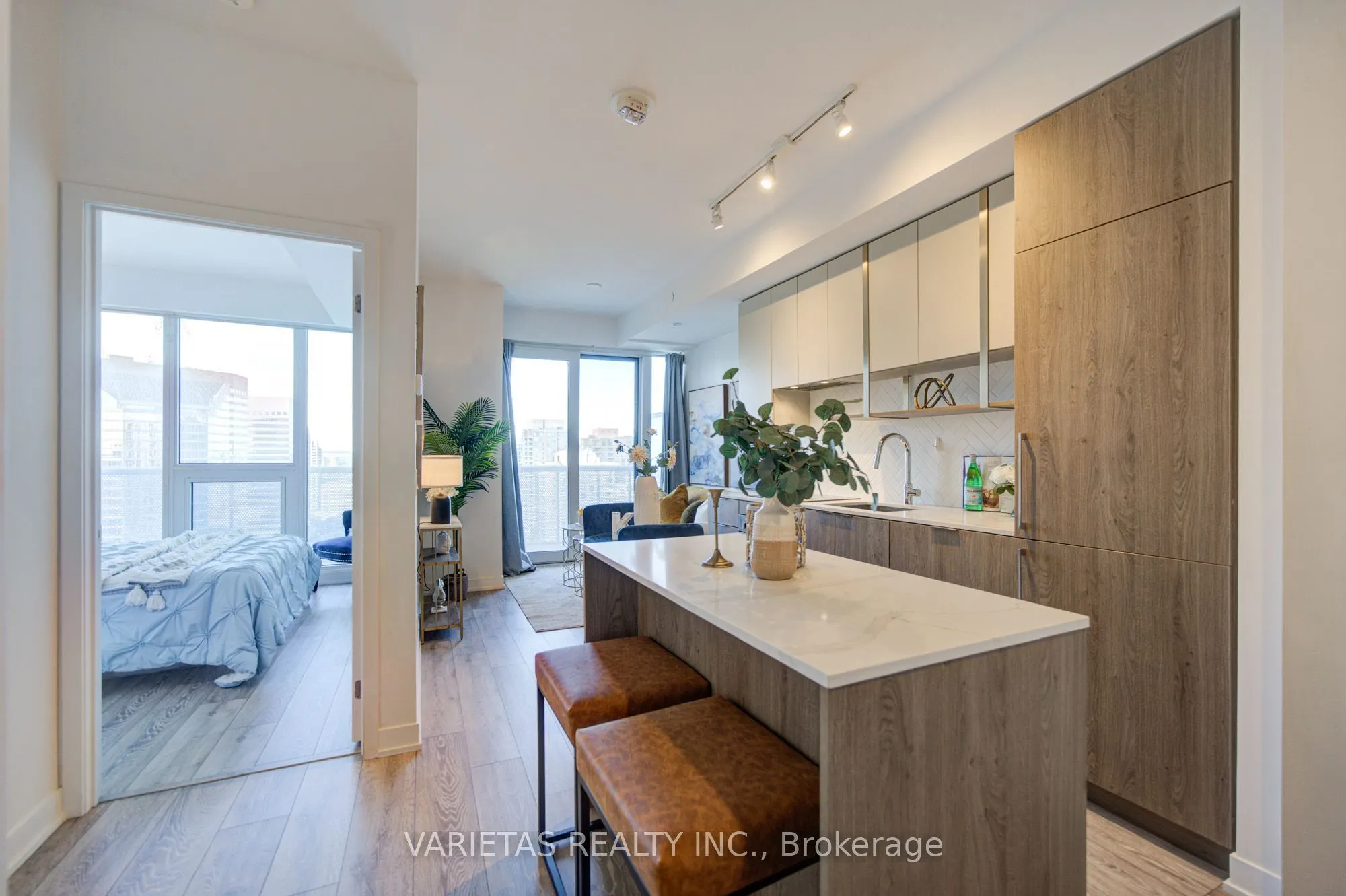 15 Holmes Avenue #1906