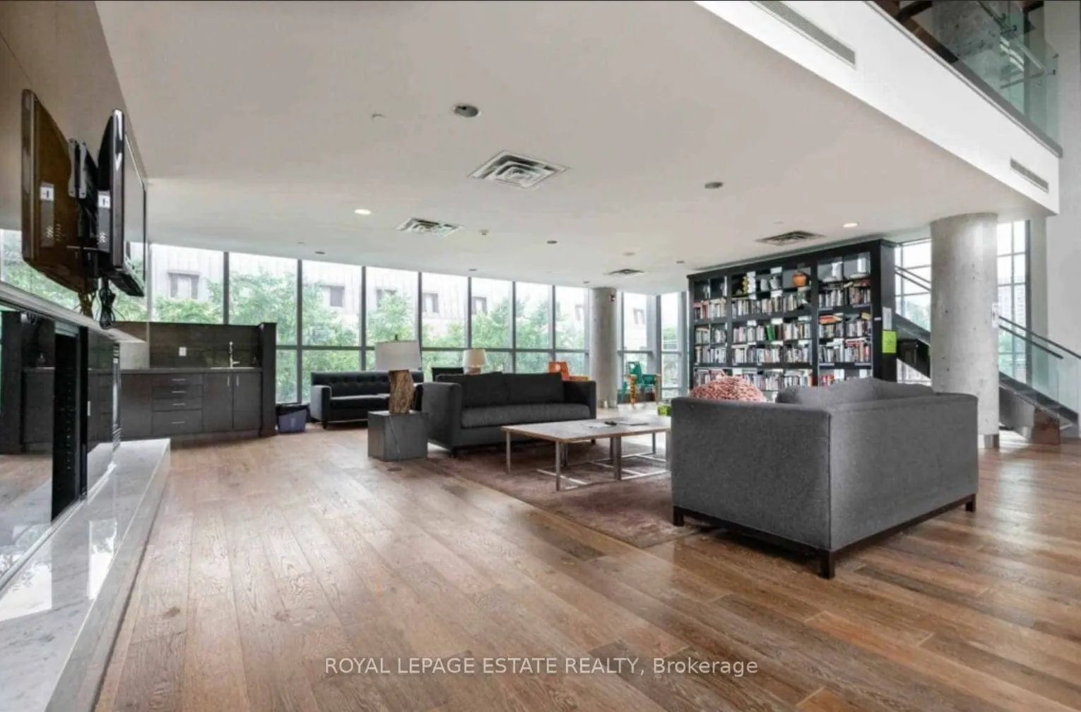 1 Cole Street #504